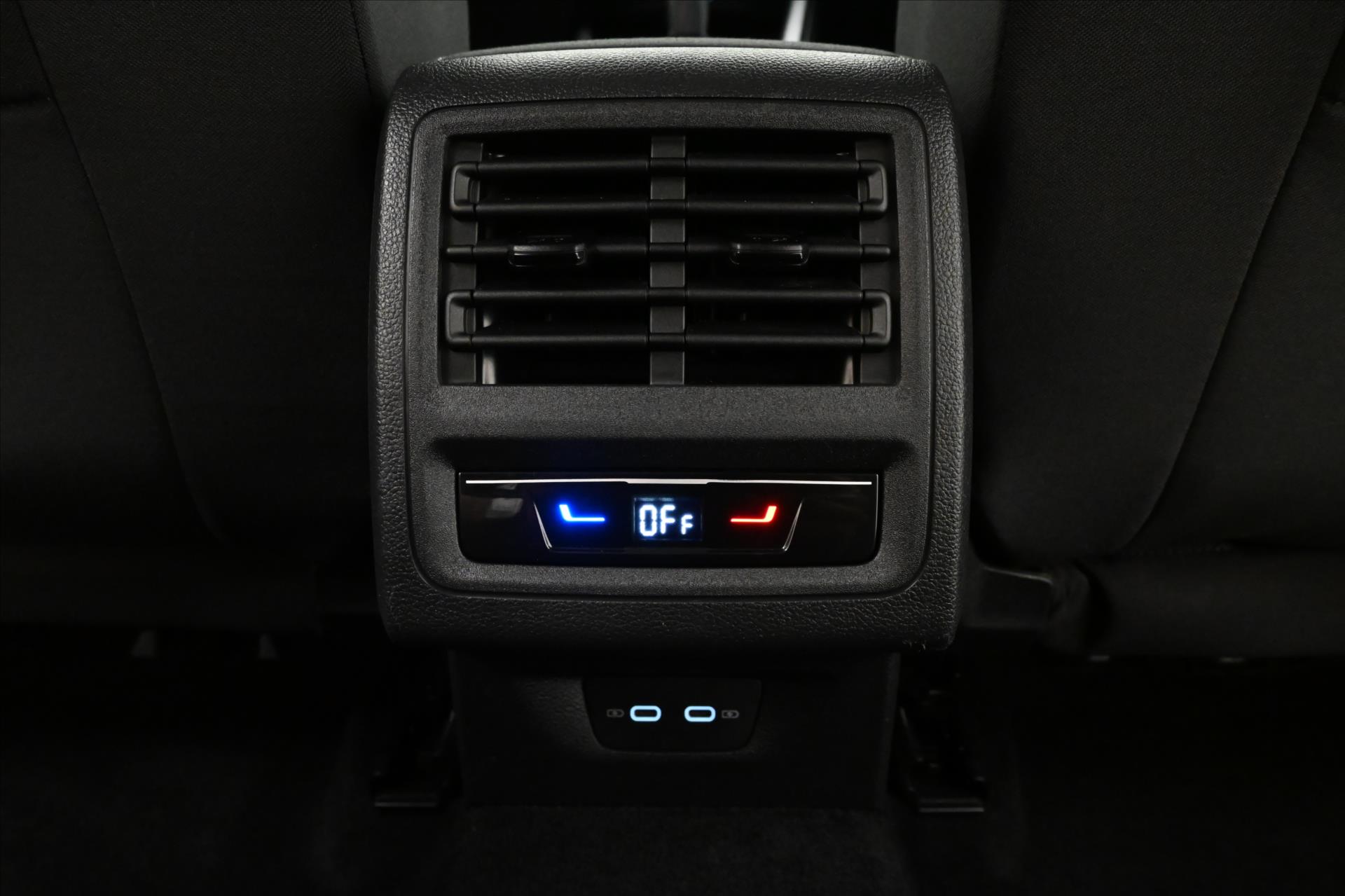Hlavní fotografie vozu Volkswagen Golf 2,0 TDI 85 kW Life Záruka až 5 let (21)