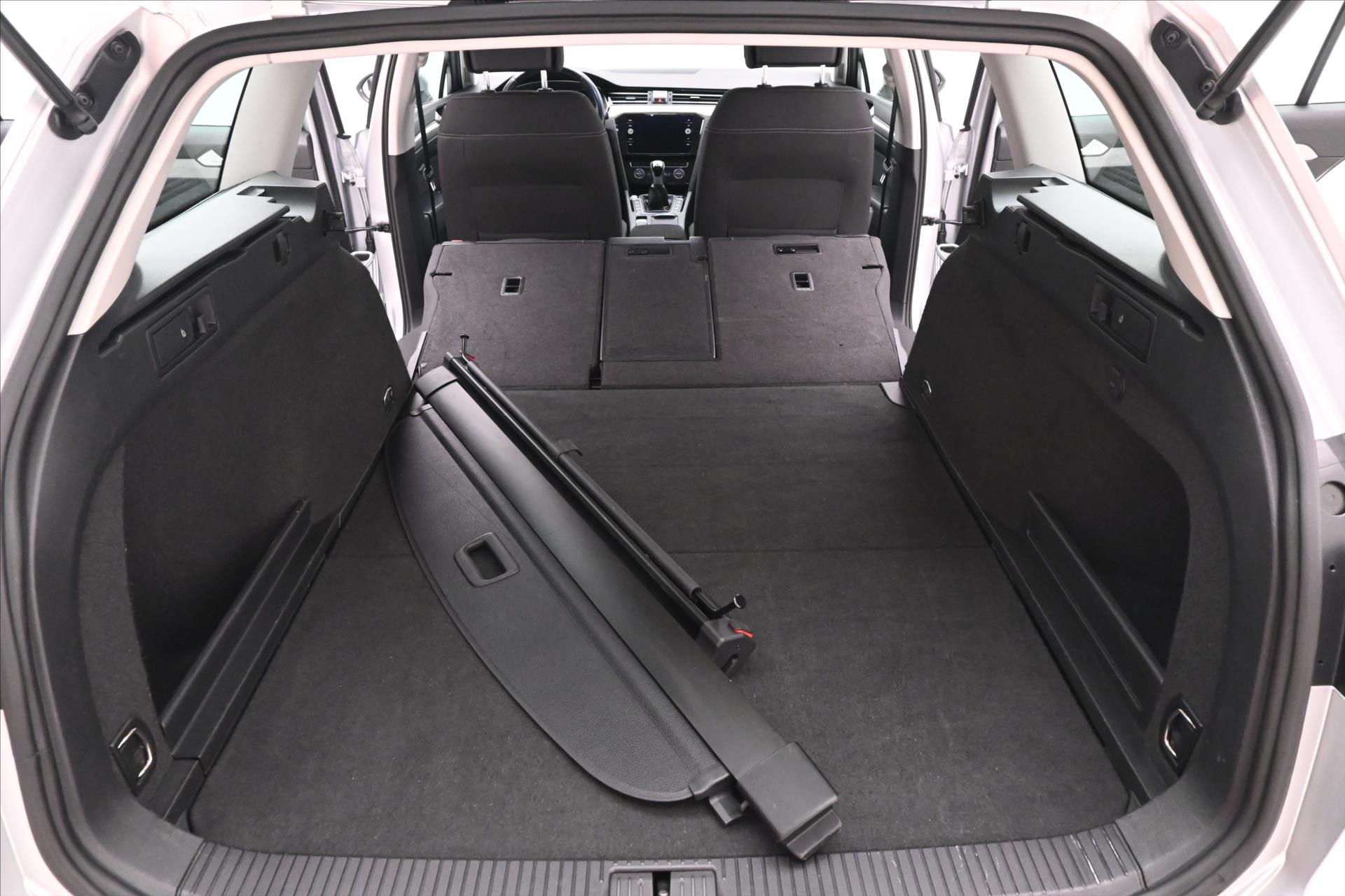 Hlavní fotografie vozu Volkswagen Passat 2,0 TDI 110kW Business Záruka až 5 let (11)