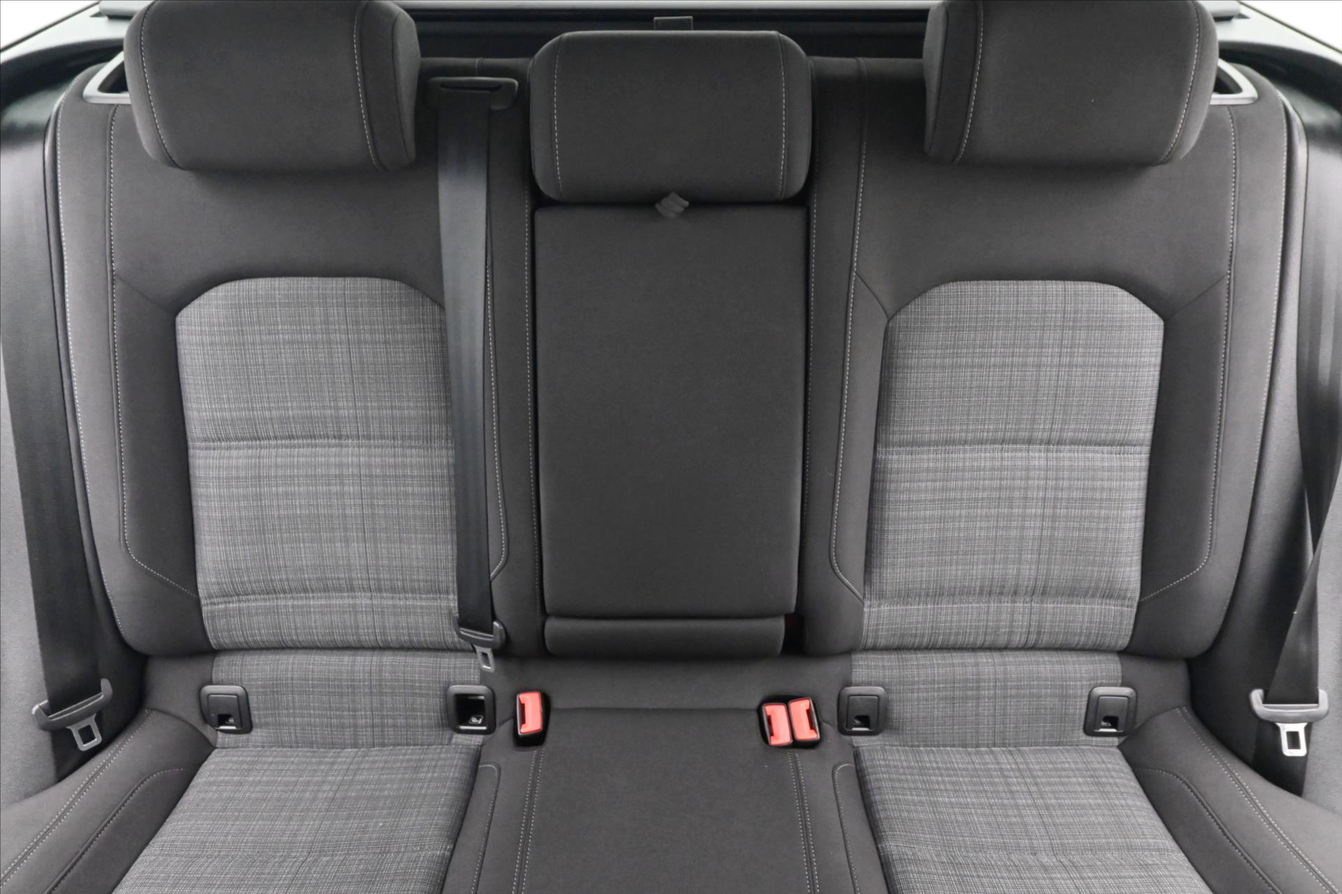 Hlavní fotografie vozu Volkswagen Passat 2,0 TDI 110kW Business Záruka až 5 let (28)