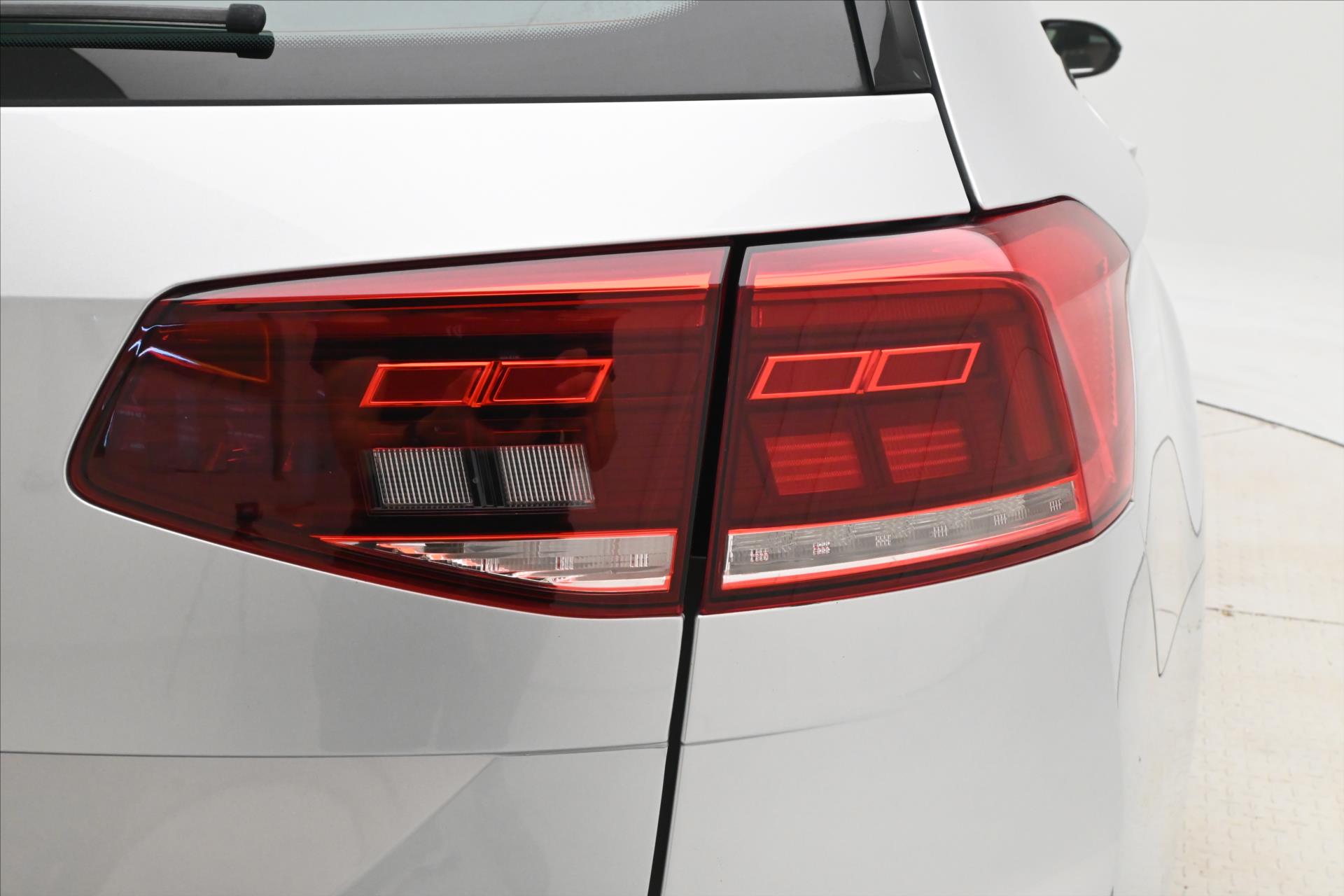 Hlavní fotografie vozu Volkswagen Passat 2,0 TDI 110kW Business Záruka až 5 let (31)