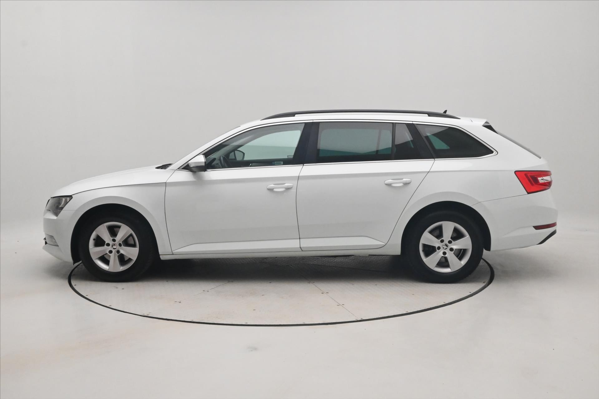 Hlavní fotografie vozu Škoda Superb 1,6 TDI 88 kW NAVI Ambition Záruka až 5 let (8)