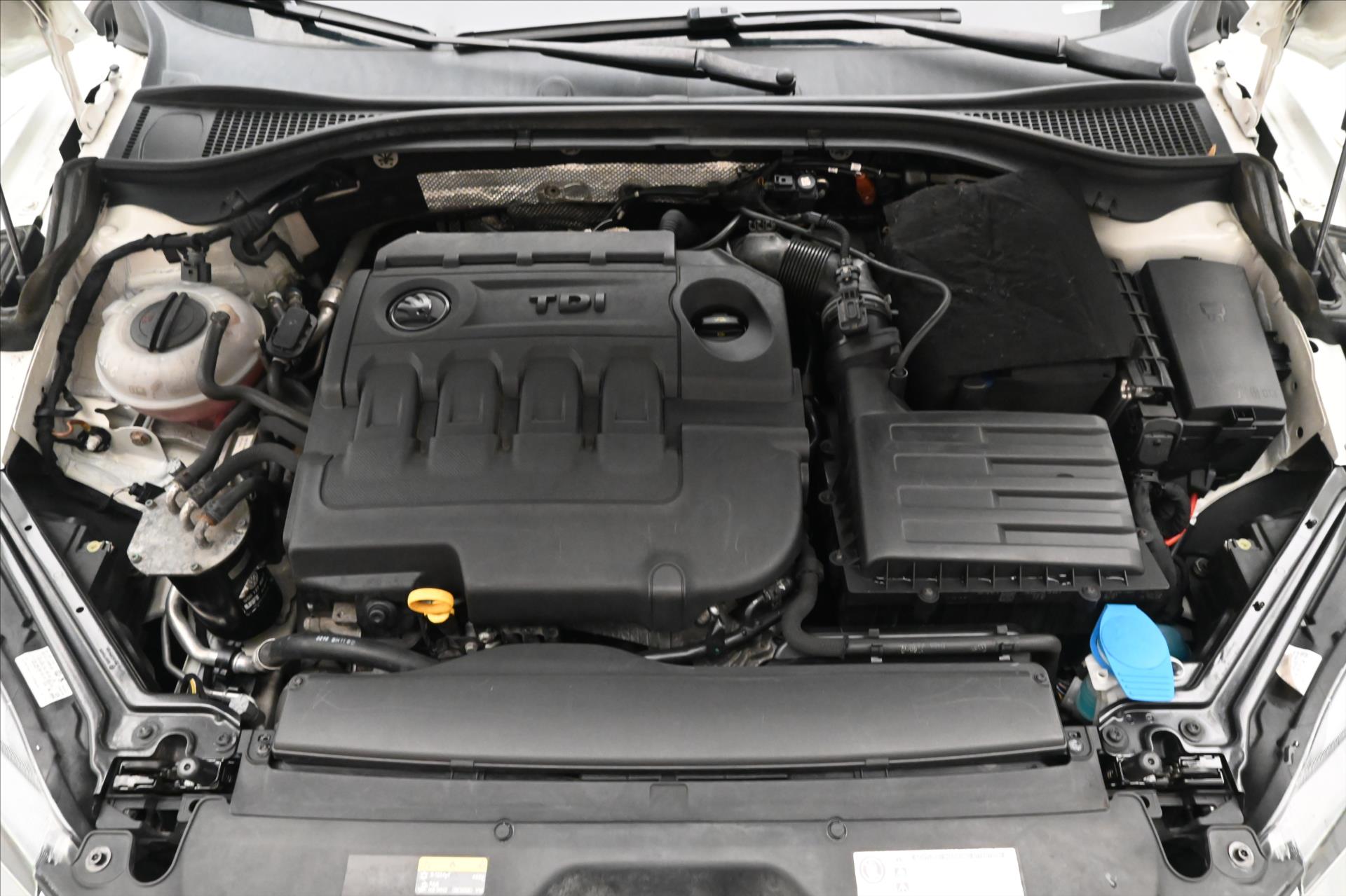 Hlavní fotografie vozu Škoda Superb 1,6 TDI 88 kW NAVI Ambition Záruka až 5 let (9)