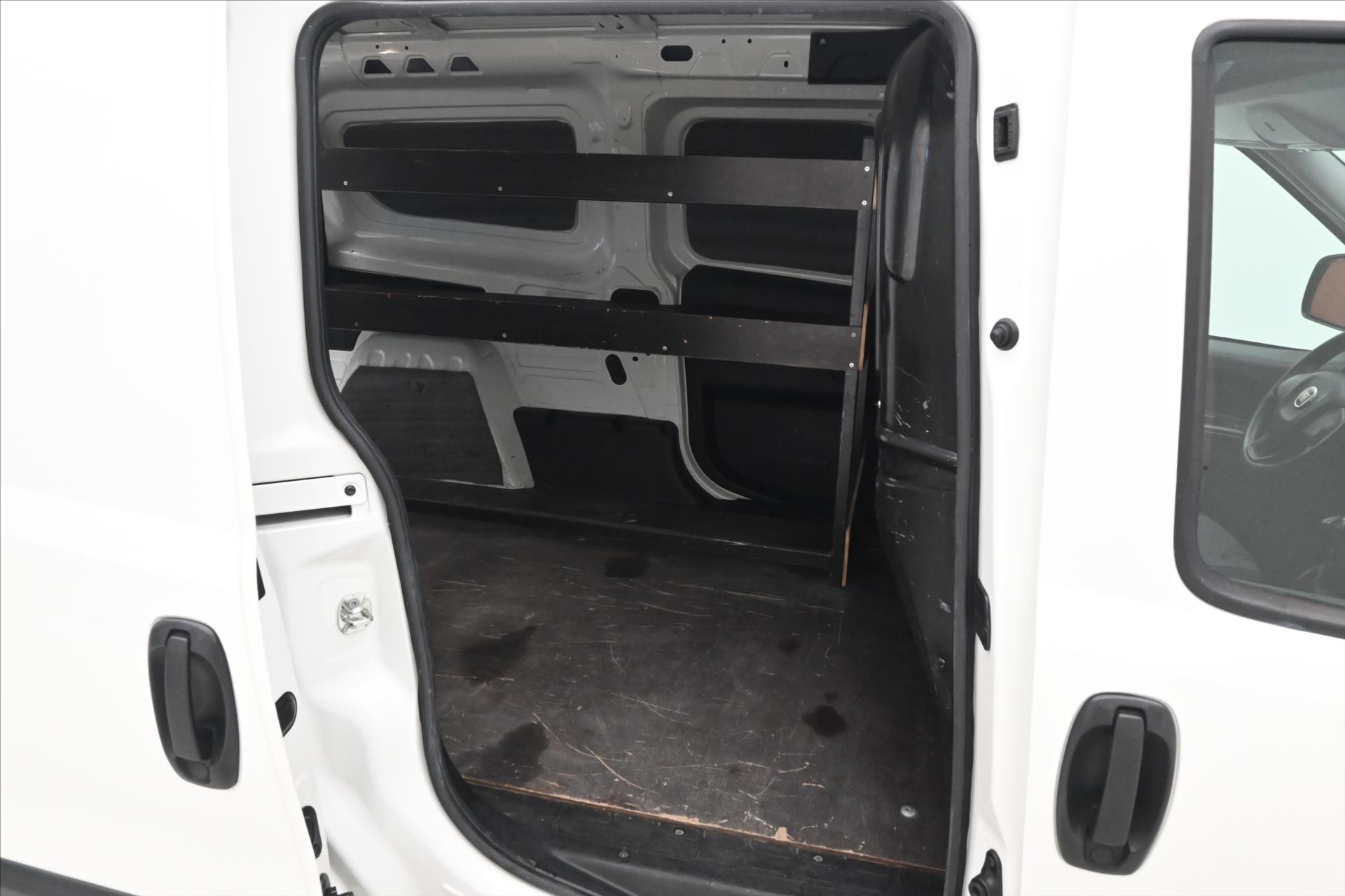 Hlavní fotografie vozu Fiat Dobló 1,6 JTD 77 kW Záruka až 5 let (11)