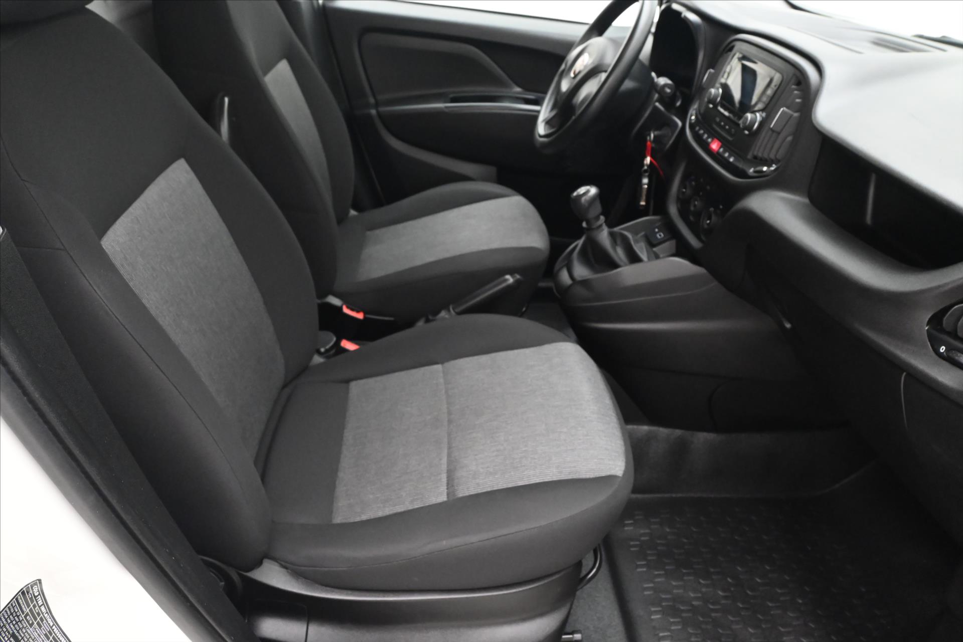 Hlavní fotografie vozu Fiat Dobló 1,6 JTD 77 kW Záruka až 5 let (14)