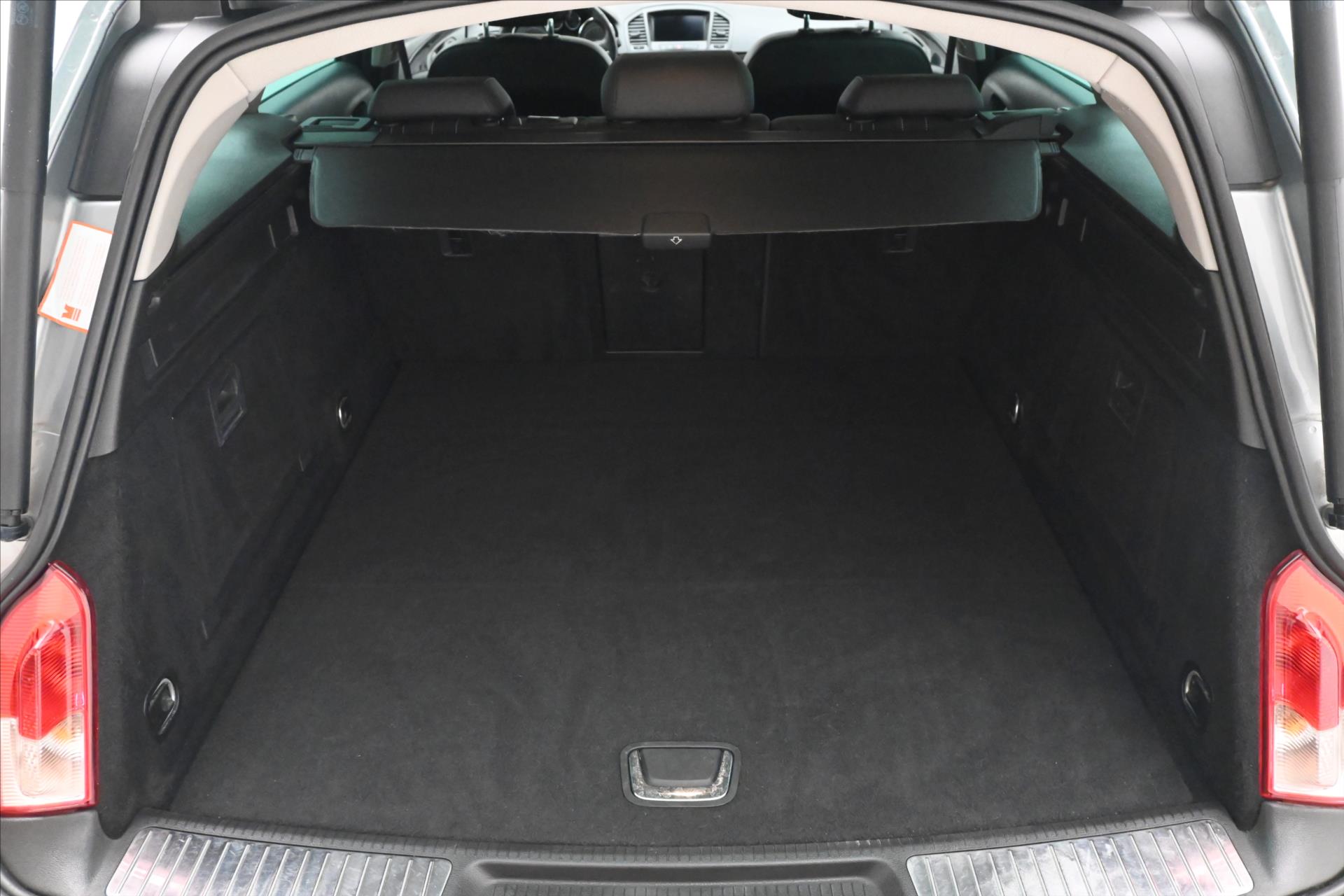 Hlavní fotografie vozu Opel Insignia 2,0 CDTi 118 kW Navigace (10)
