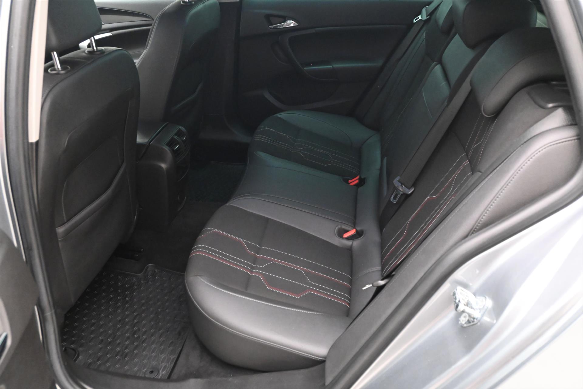 Hlavní fotografie vozu Opel Insignia 2,0 CDTi 118 kW Navigace (14)