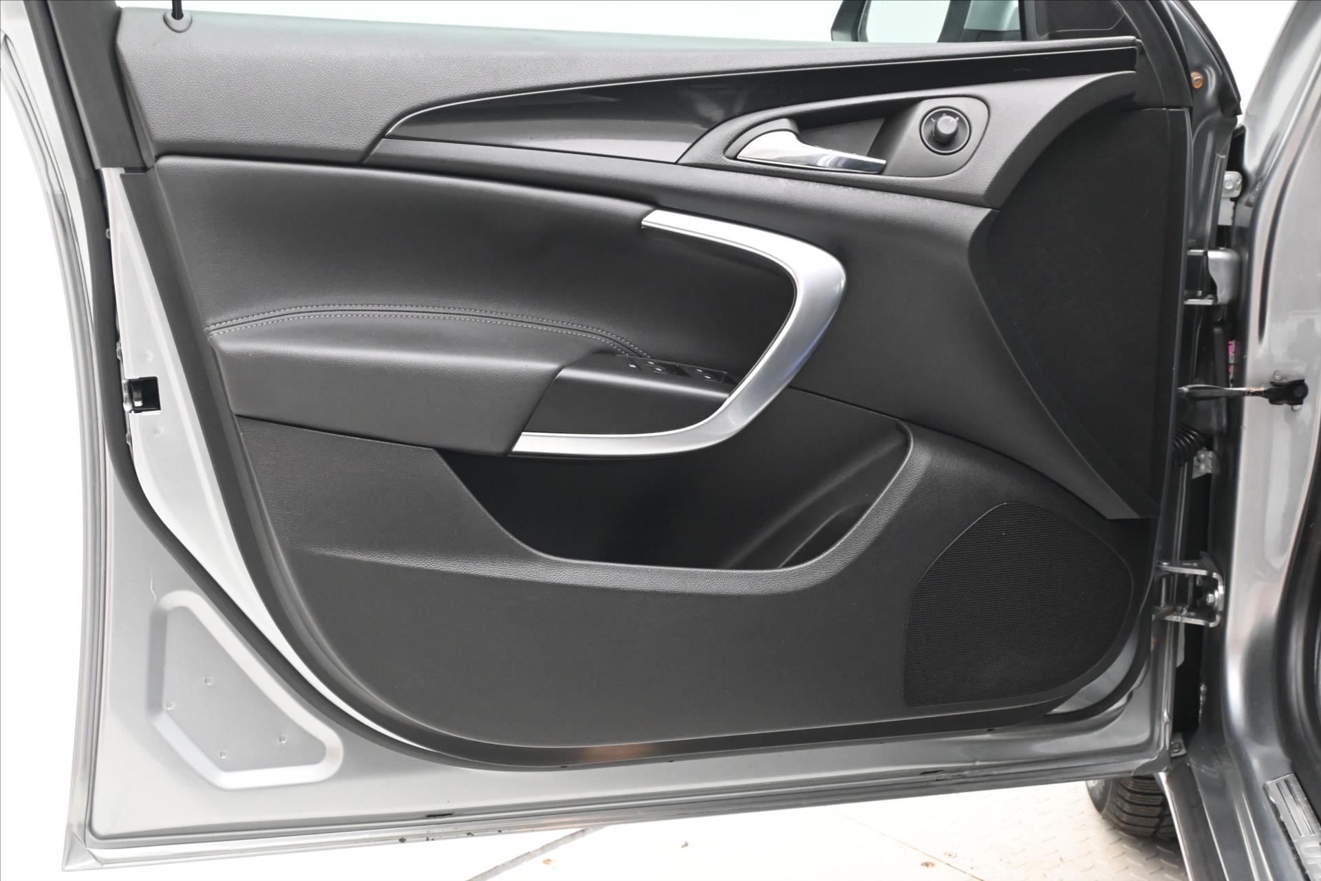 Hlavní fotografie vozu Opel Insignia 2,0 CDTi 118 kW Navigace (23)