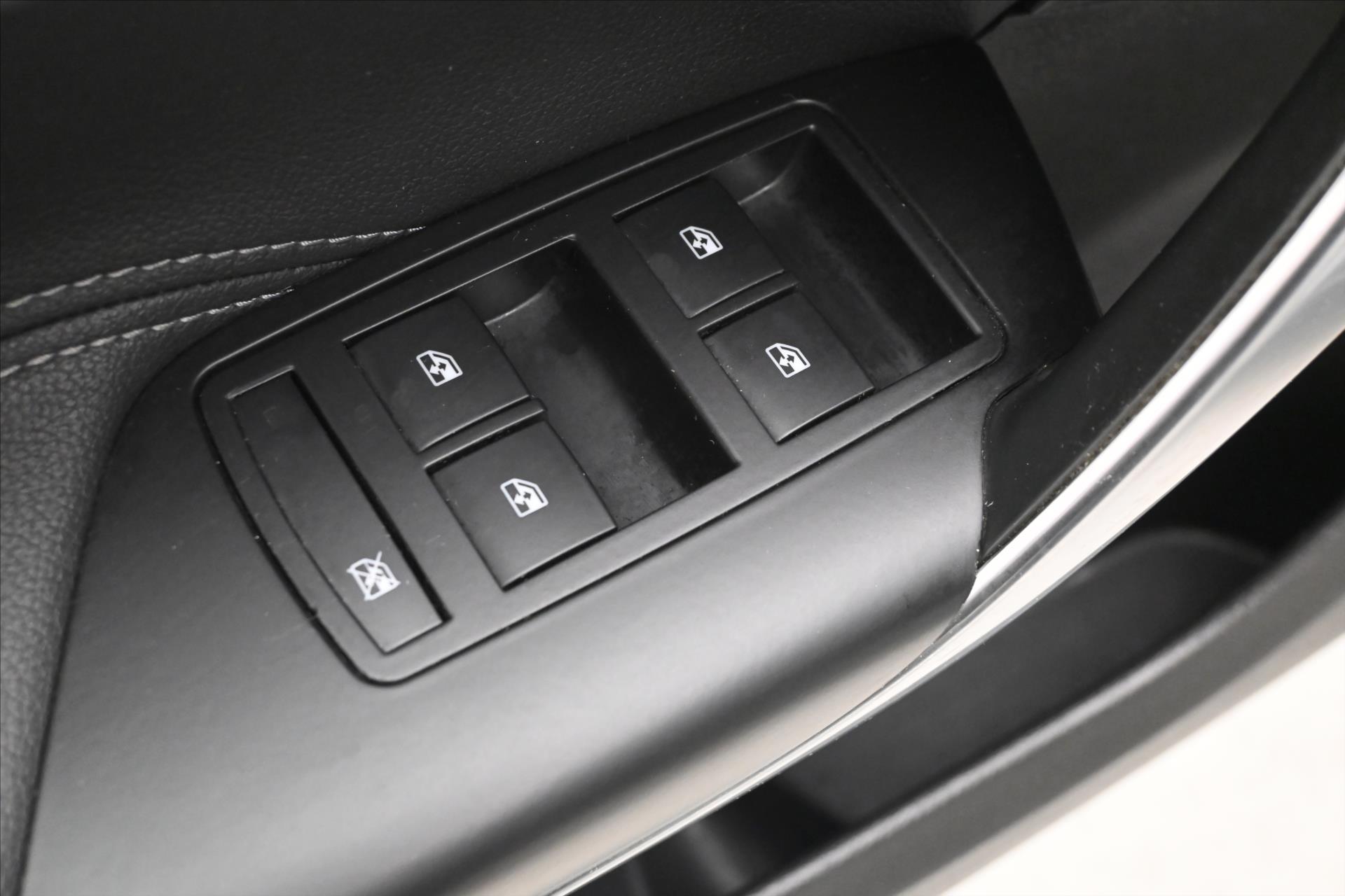 Hlavní fotografie vozu Opel Insignia 2,0 CDTi 118 kW Navigace (24)
