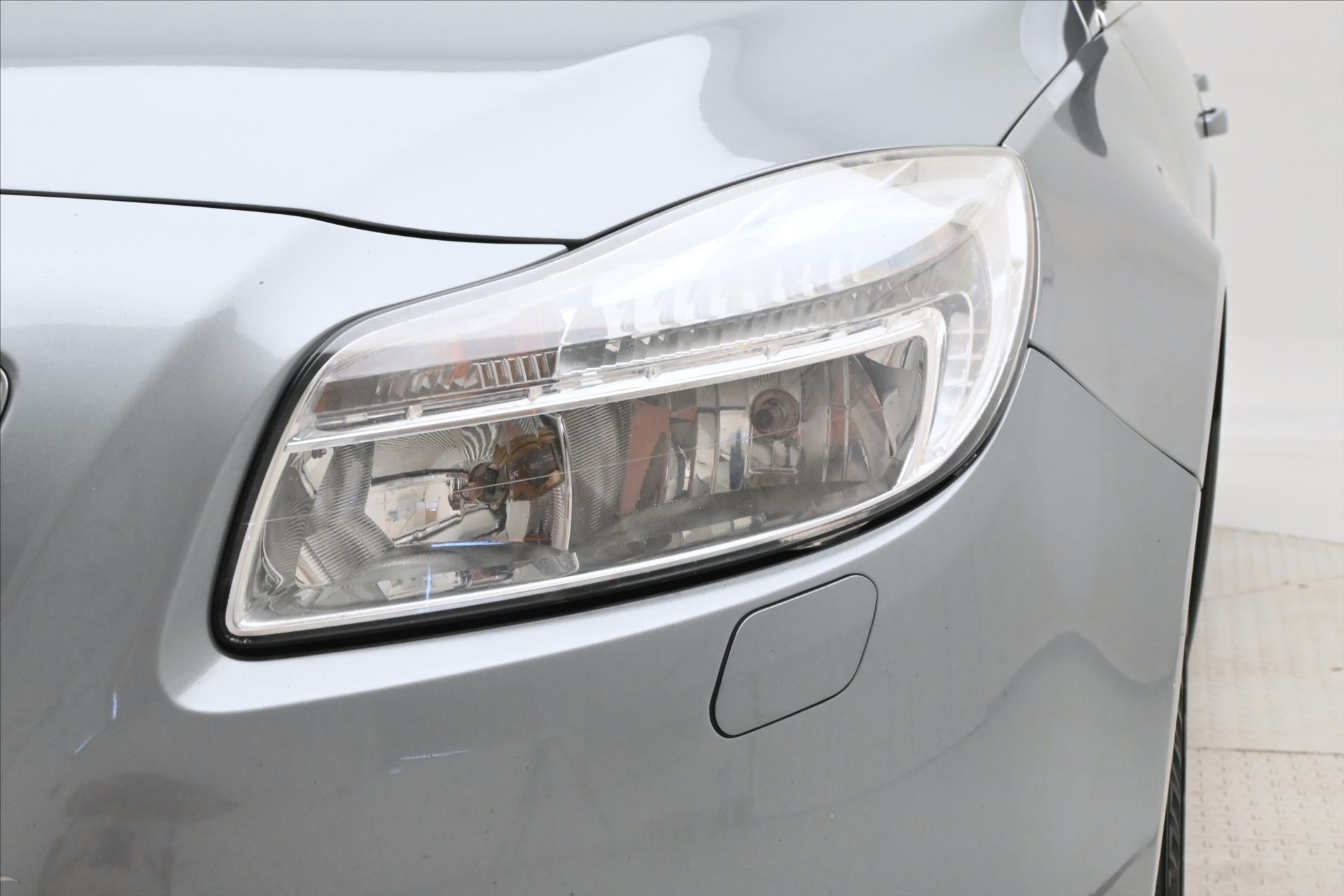 Hlavní fotografie vozu Opel Insignia 2,0 CDTi 118 kW Navigace (27)
