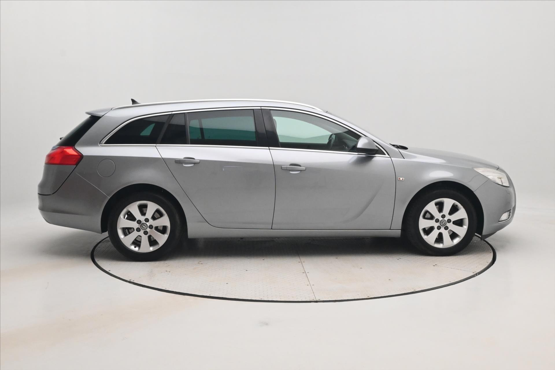 Hlavní fotografie vozu Opel Insignia 2,0 CDTi 118 kW Navigace (4)