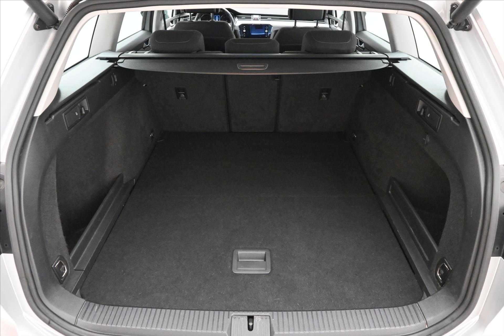 Hlavní fotografie vozu Volkswagen Passat 2,0 TDI 110 kW DSG Business Záruka až 5 let (10)
