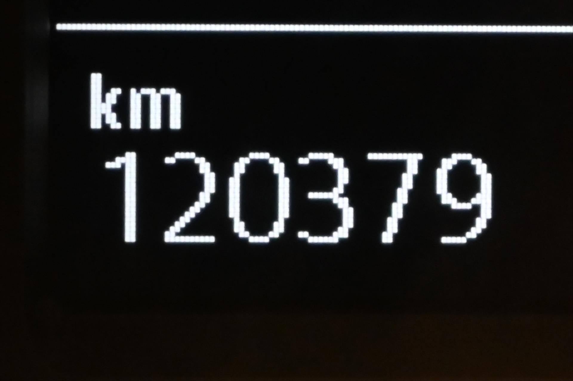Hlavní fotografie vozu Volkswagen Passat 2,0 TDI 110 kW DSG Business Záruka až 5 let (17)