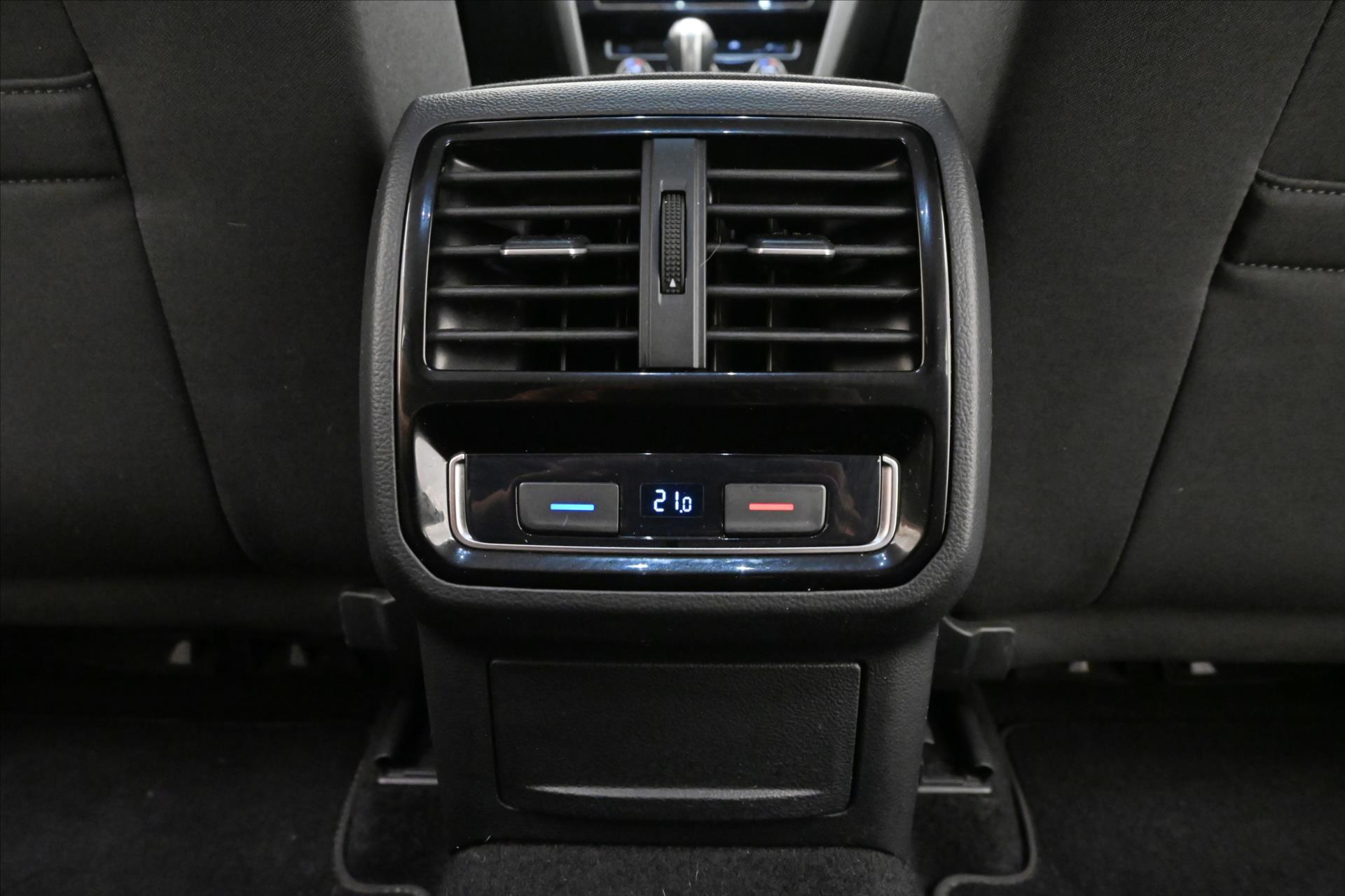 Hlavní fotografie vozu Volkswagen Passat 2,0 TDI 110 kW DSG Business Záruka až 5 let (22)