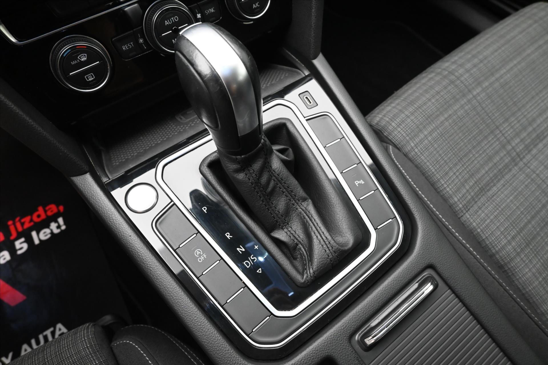 Hlavní fotografie vozu Volkswagen Passat 2,0 TDI 110 kW DSG Business Záruka až 5 let (23)