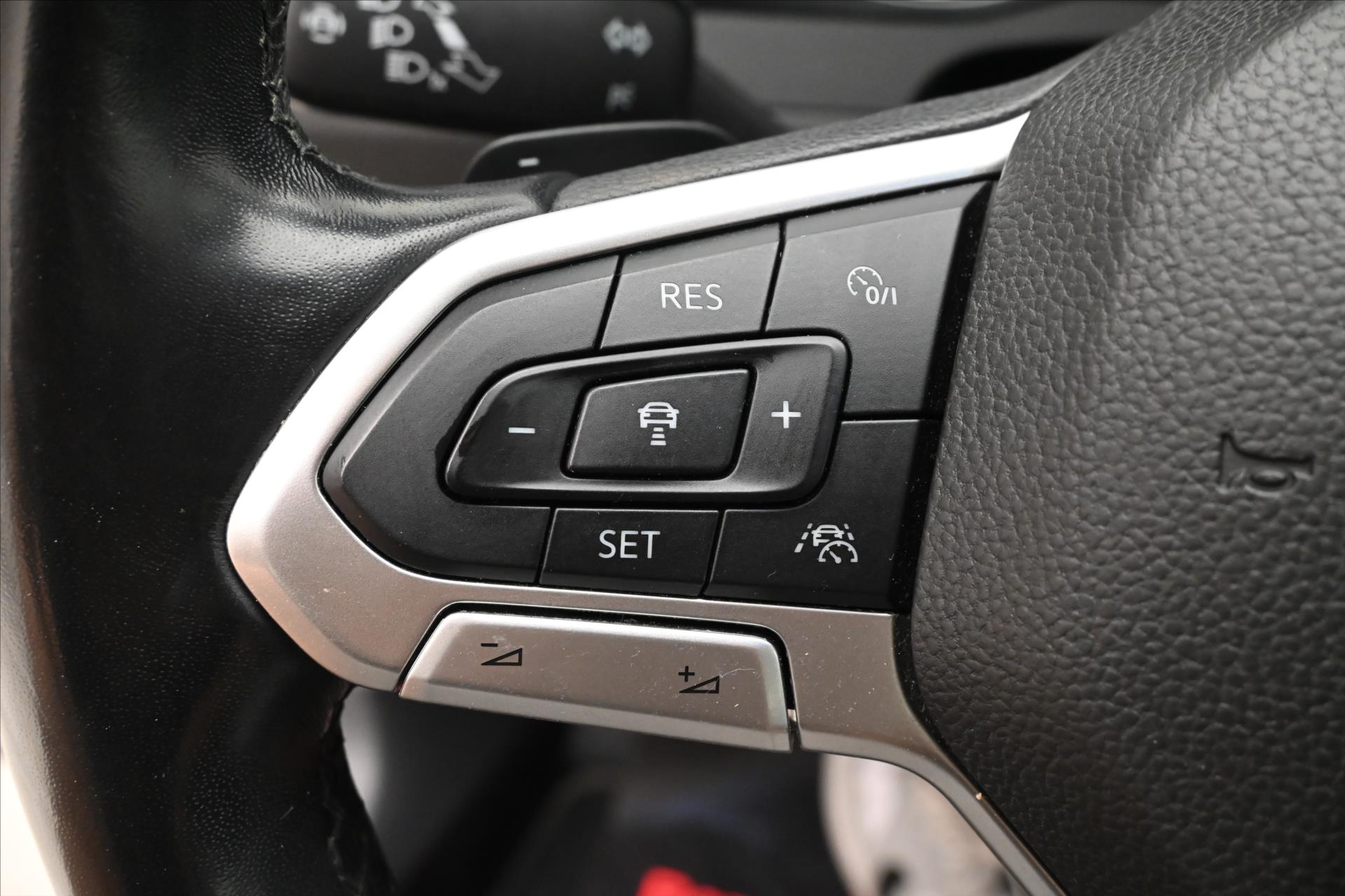 Hlavní fotografie vozu Volkswagen Passat 2,0 TDI 110 kW DSG Business Záruka až 5 let (24)