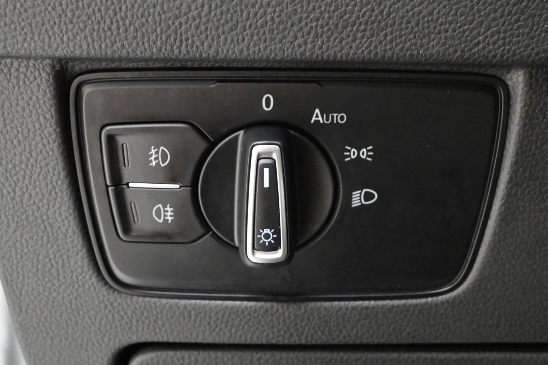 Hlavní fotografie vozu Volkswagen Passat 2,0 TDI 110 kW DSG Business Záruka až 5 let (27)