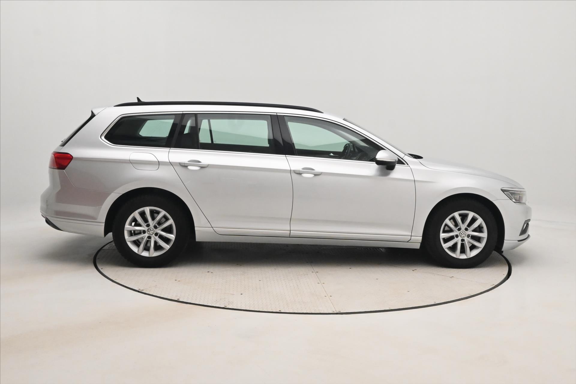 Hlavní fotografie vozu Volkswagen Passat 2,0 TDI 110 kW DSG Business Záruka až 5 let (4)