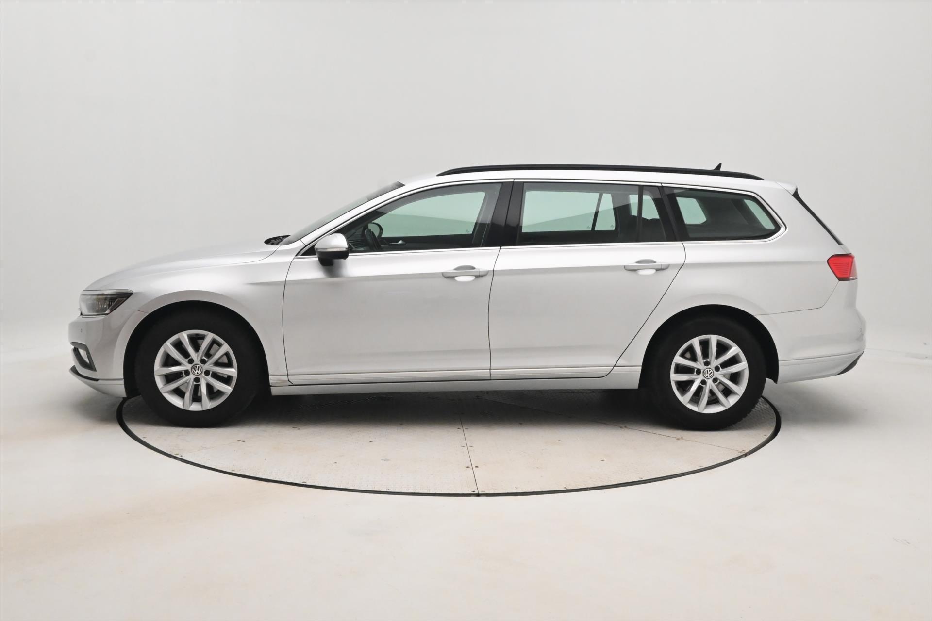 Hlavní fotografie vozu Volkswagen Passat 2,0 TDI 110 kW DSG Business Záruka až 5 let (8)