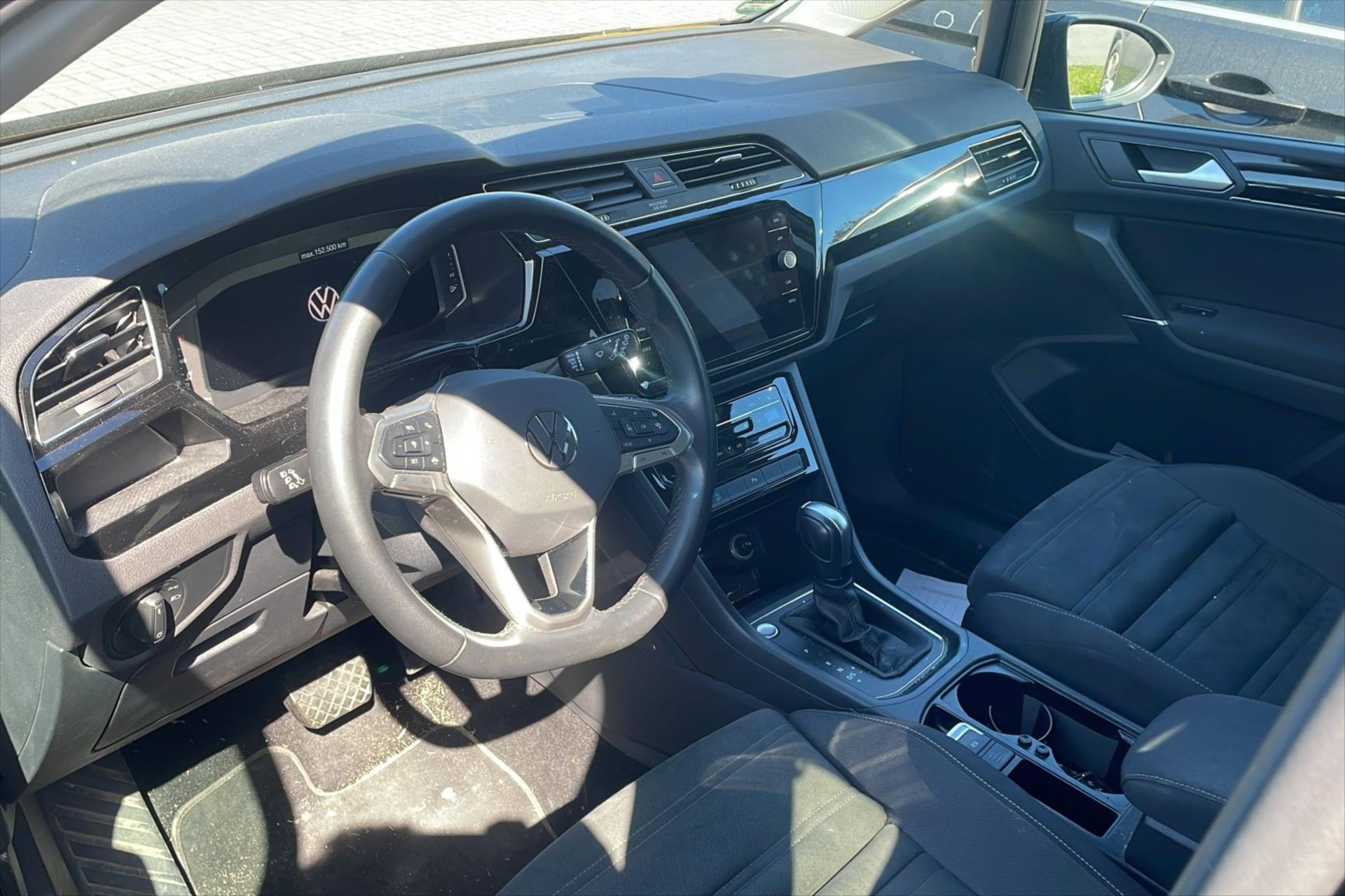 Hlavní fotografie vozu Volkswagen Touran 2,0 TDI 110kW DSG Alcantara VŮZ PŘIPRAVUJEME K PRODEJI (3)