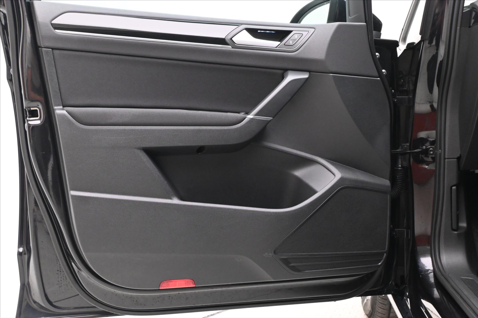 Main photo of the car Volkswagen Touran 2.0 TDI 110kW DSG Alcantara Warranty up to 5 years (24)