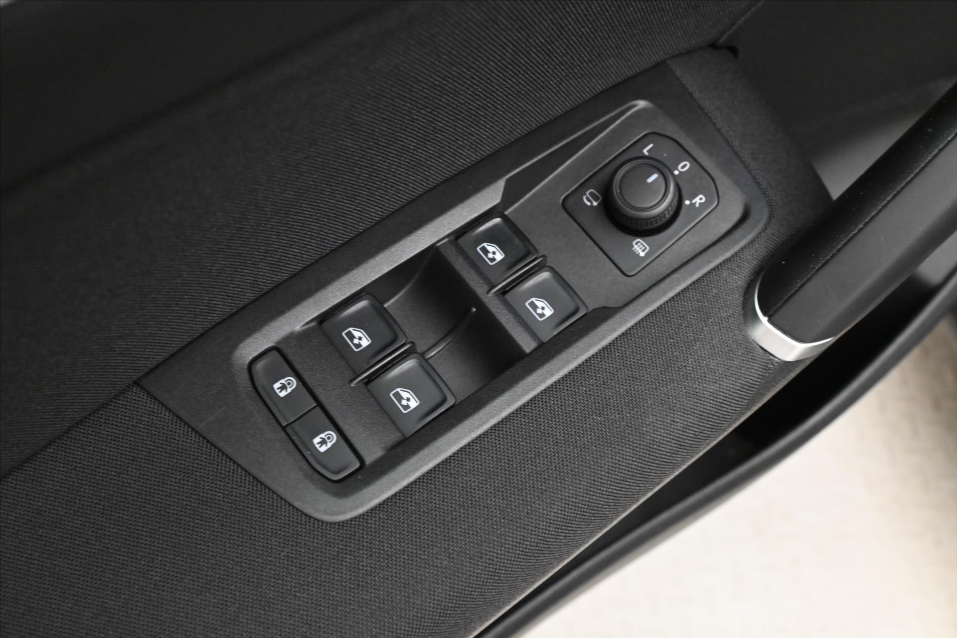 Main photo of the car Volkswagen Touran 2.0 TDI 110kW DSG Alcantara Warranty up to 5 years (25)