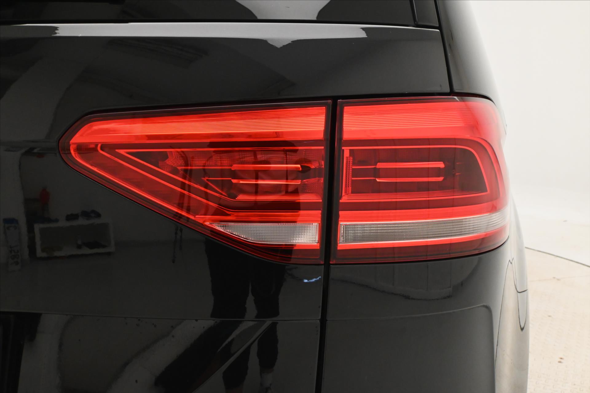 Main photo of the car Volkswagen Touran 2.0 TDI 110kW DSG Alcantara Warranty up to 5 years (29)