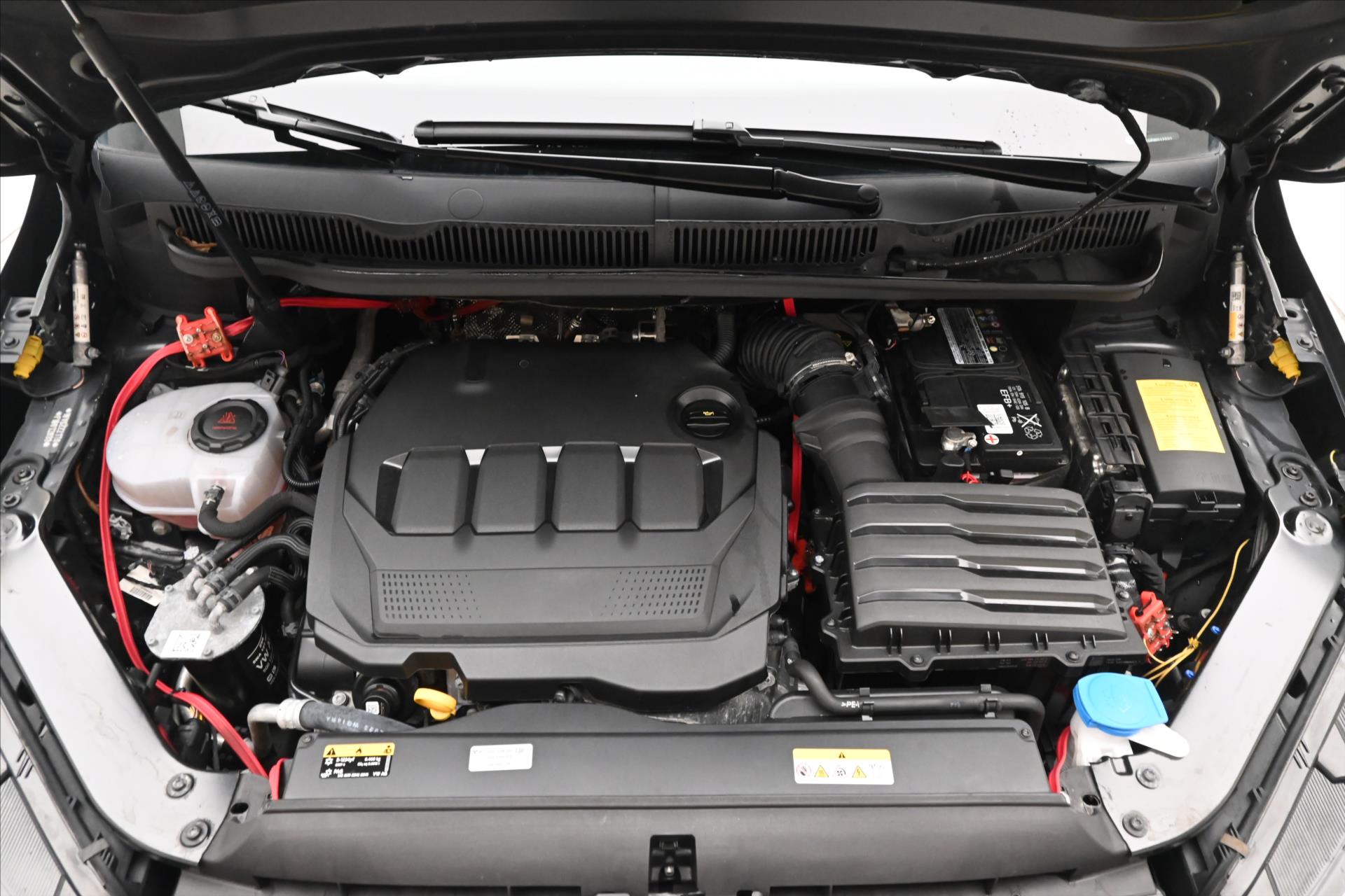 Main photo of the car Volkswagen Touran 2.0 TDI 110kW DSG Alcantara Warranty up to 5 years (9)