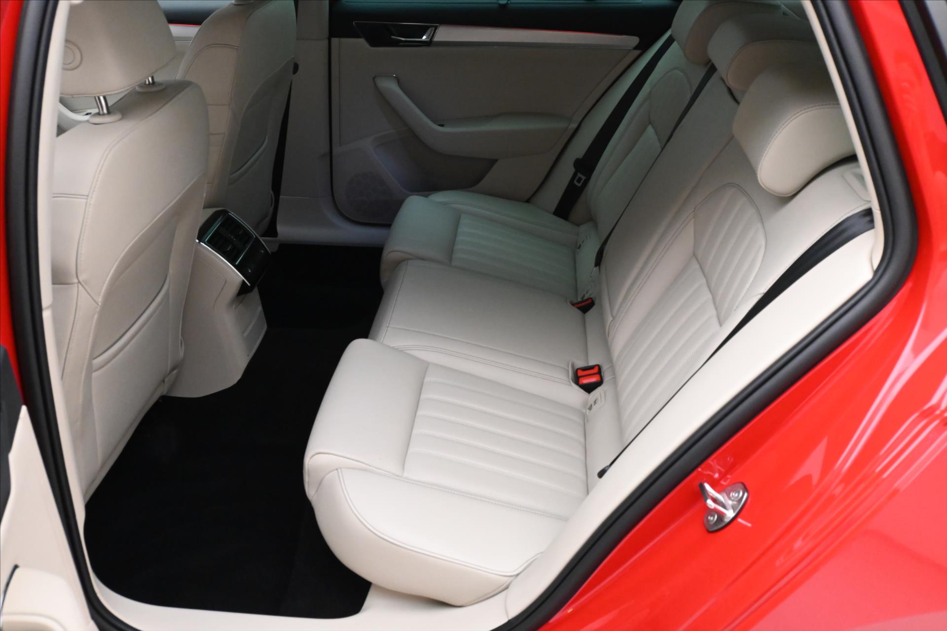 Hlavní fotografie vozu Škoda Superb 2,0 TDI 147 kW L&K DSG Záruka až 5 let (14)