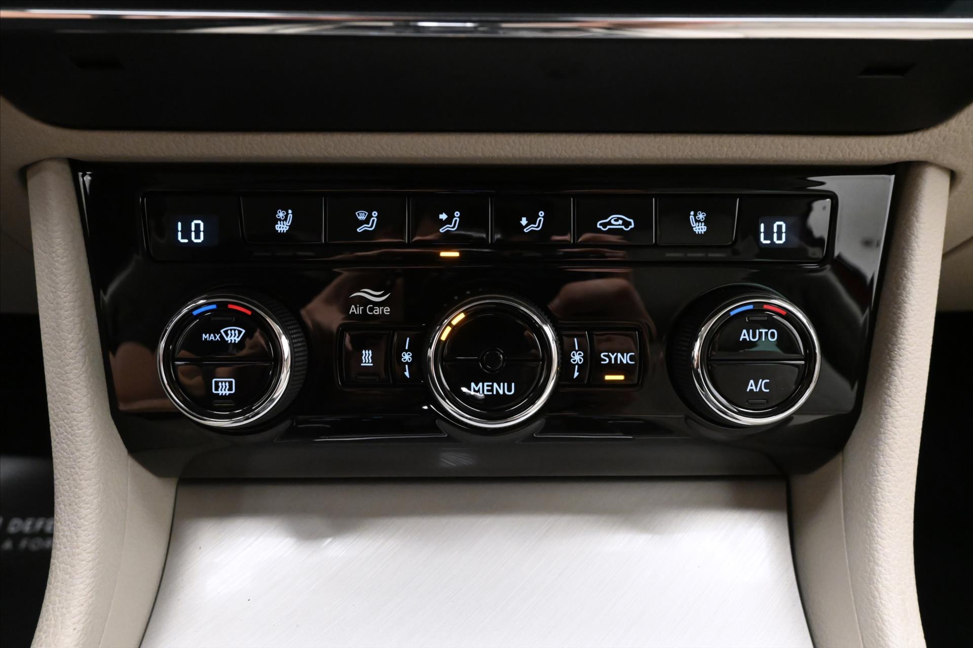 Hlavní fotografie vozu Škoda Superb 2,0 TDI 147 kW L&K DSG Záruka až 5 let (21)