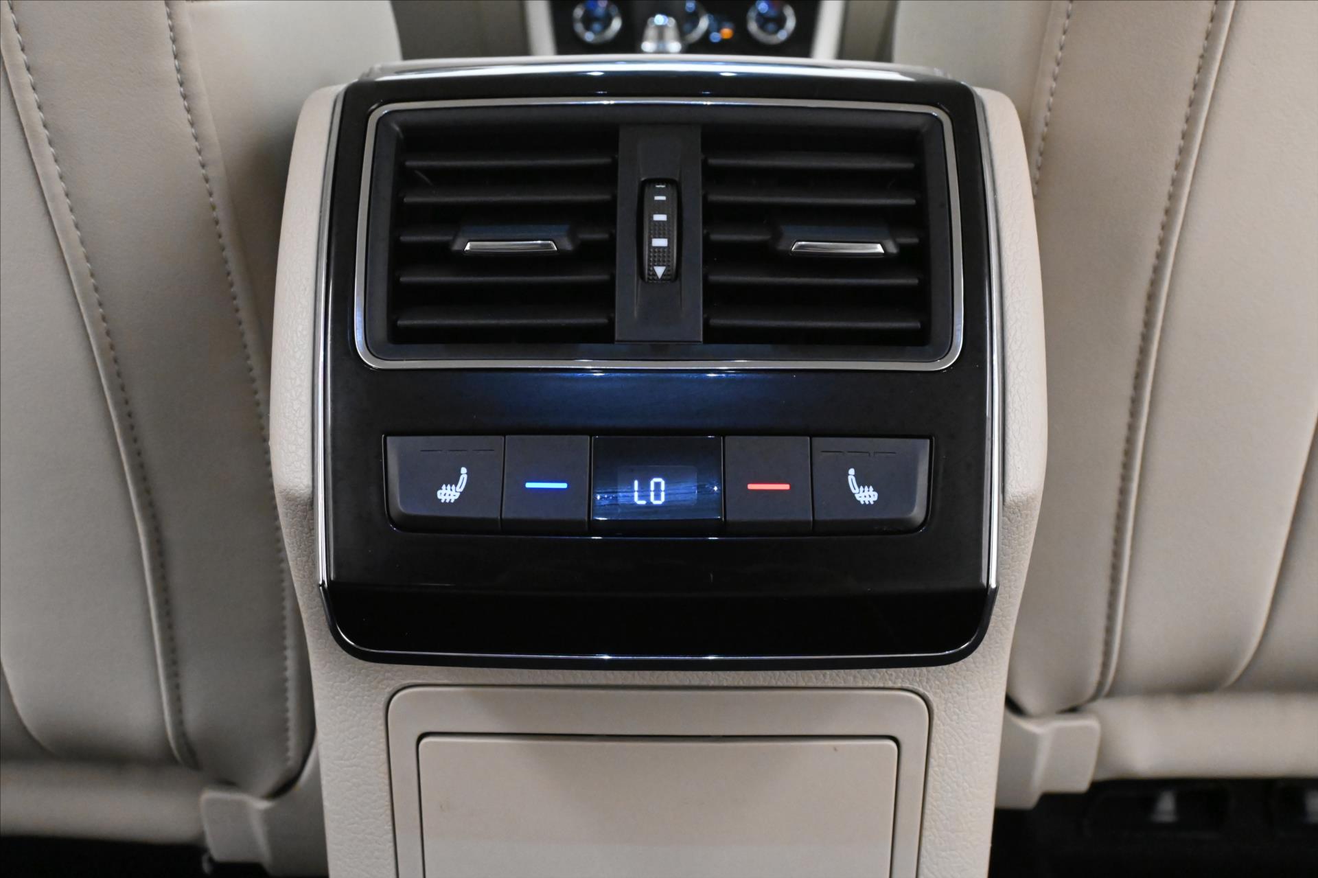 Hlavní fotografie vozu Škoda Superb 2,0 TDI 147 kW L&K DSG Záruka až 5 let (22)
