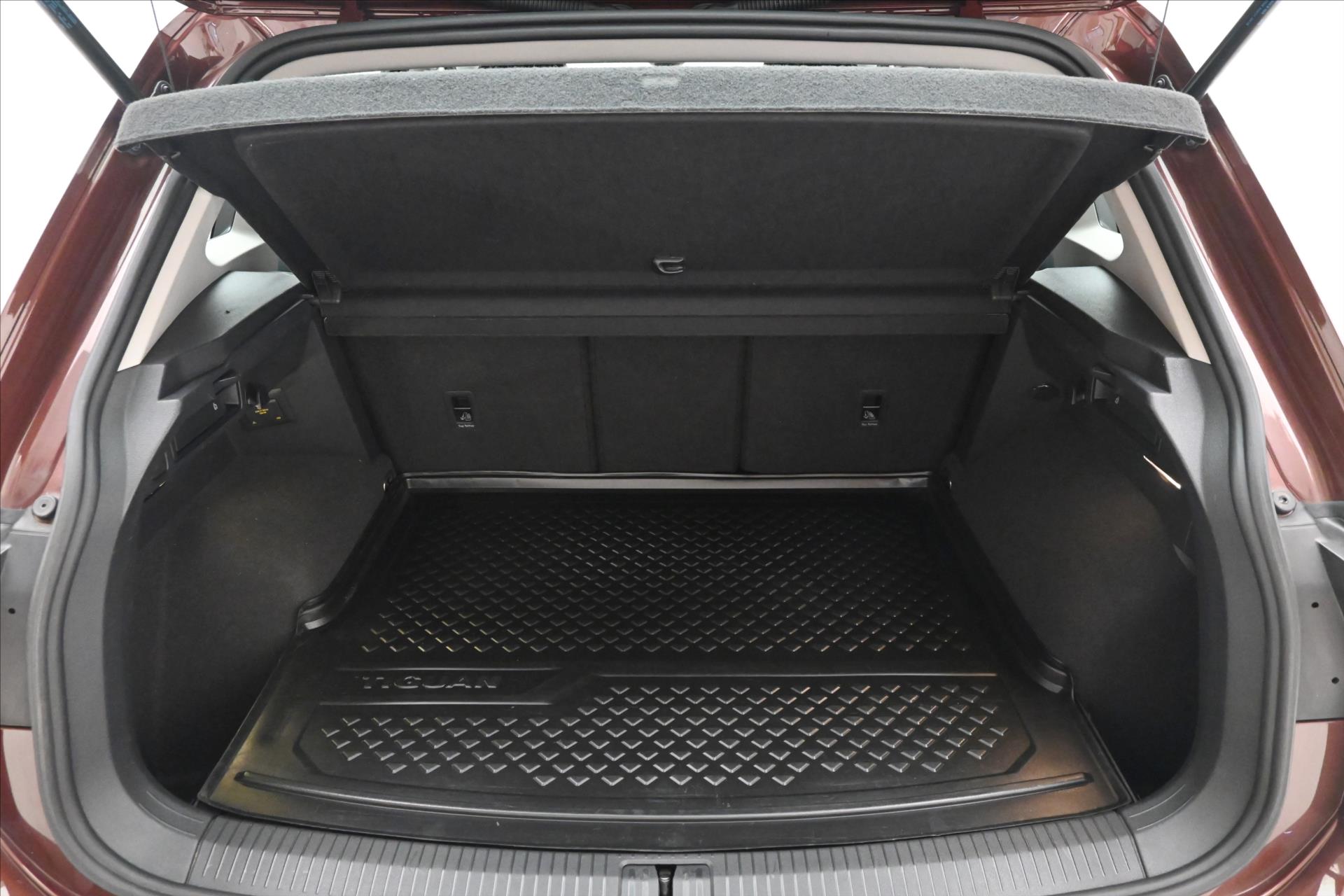 Hlavní fotografie vozu Volkswagen Tiguan 2,0 TDI 110kW Business LED Záruka až 5 let (10)