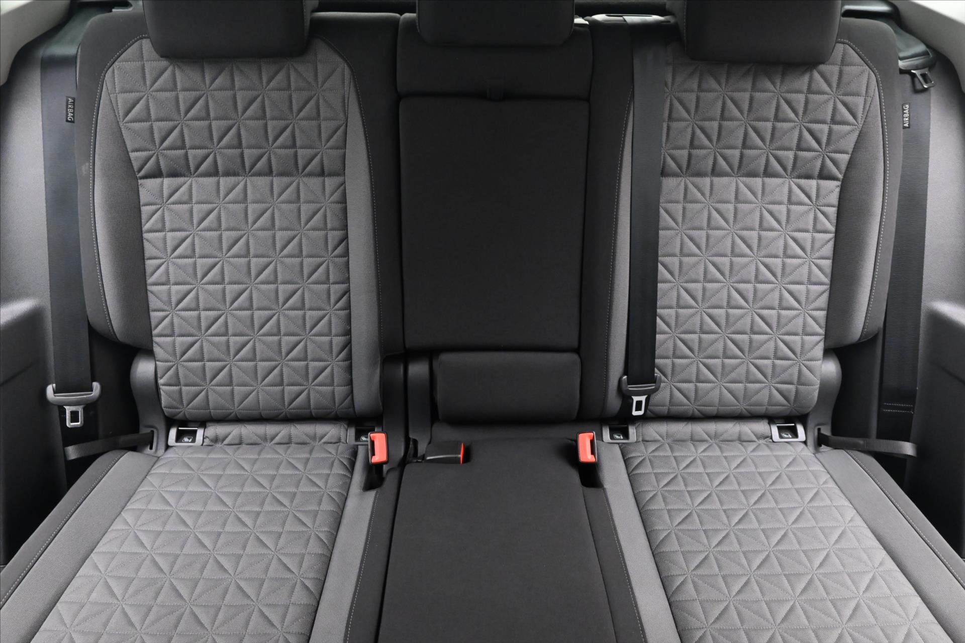 Hlavní fotografie vozu Volkswagen Tiguan 2,0 TDI 110kW Business LED Záruka až 5 let (28)