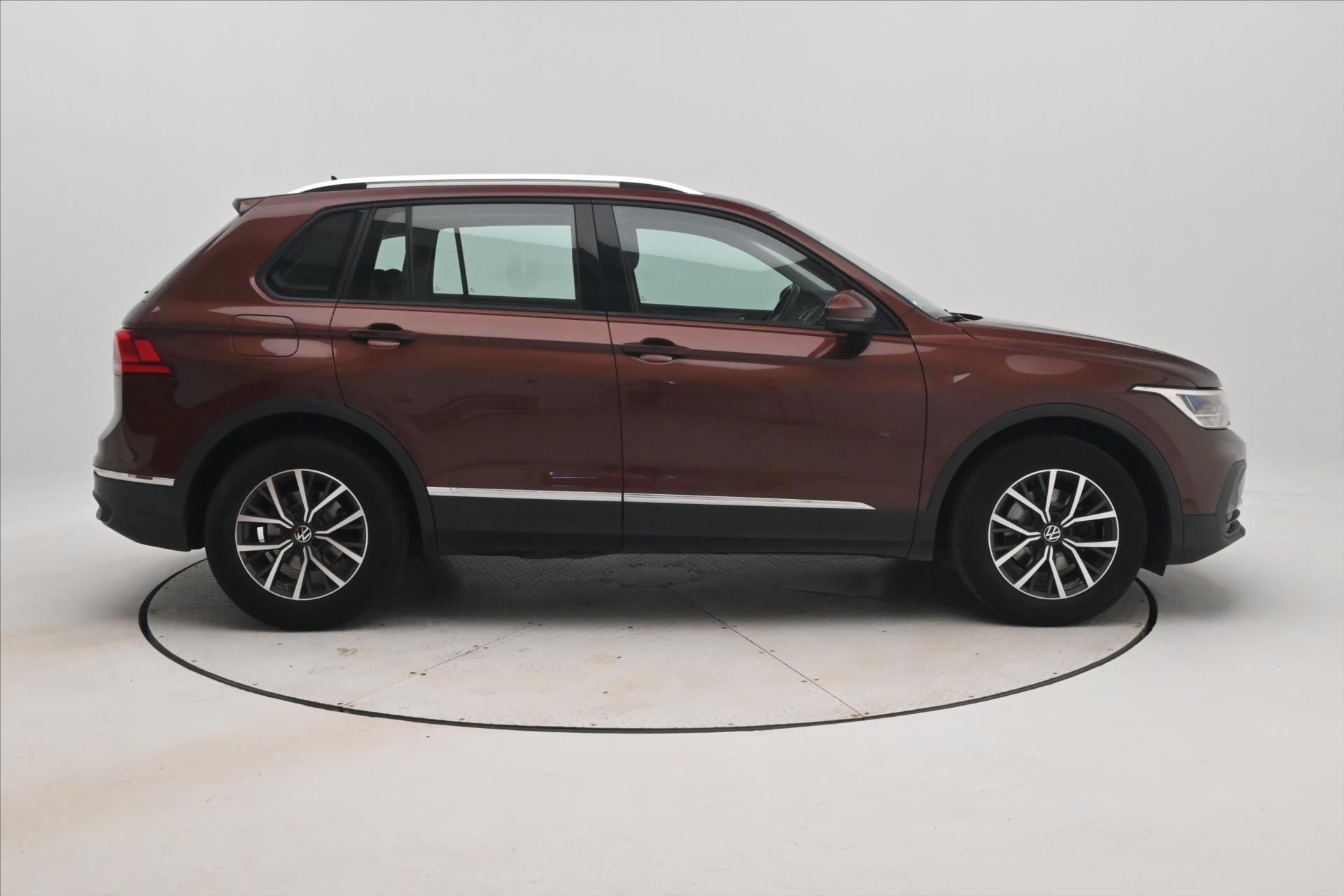 Hlavní fotografie vozu Volkswagen Tiguan 2,0 TDI 110kW Business LED Záruka až 5 let (4)