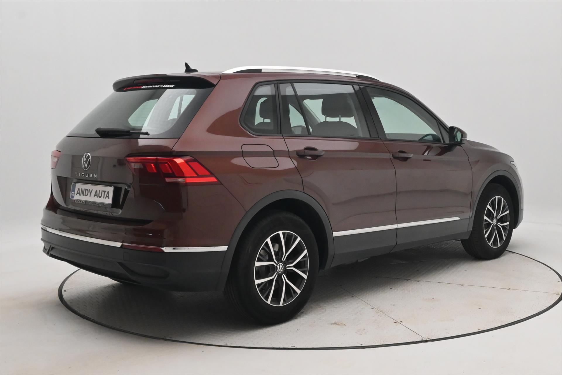 Hlavní fotografie vozu Volkswagen Tiguan 2,0 TDI 110kW Business LED Záruka až 5 let (5)