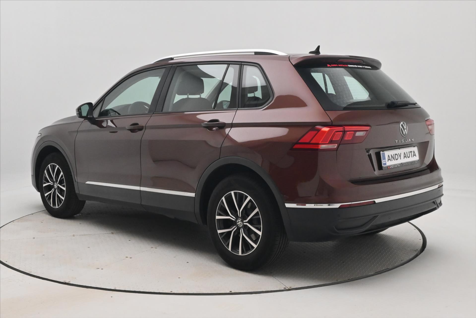 Hlavní fotografie vozu Volkswagen Tiguan 2,0 TDI 110kW Business LED Záruka až 5 let (7)