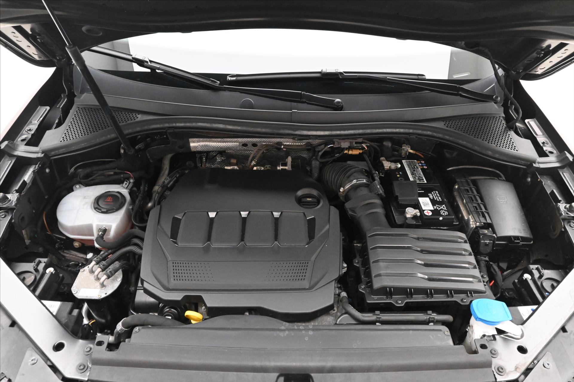Hlavní fotografie vozu Volkswagen Tiguan 2,0 TDI 110kW Business LED Záruka až 5 let (9)