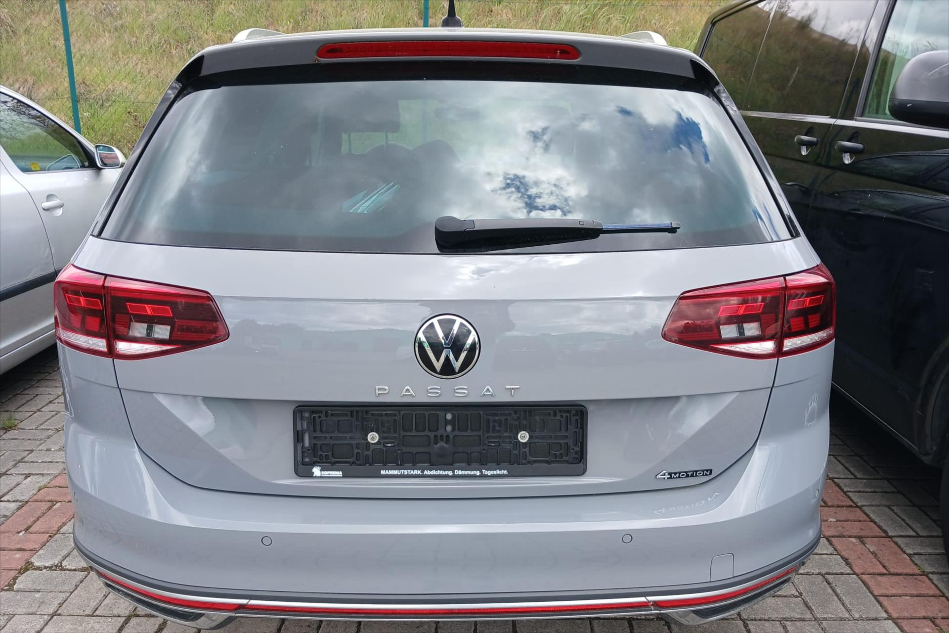 Main photo of the car Volkswagen Passat 2.0 TDI 147kW 4x4 DSG CAR WE ARE PREPARING FOR SALE (4)