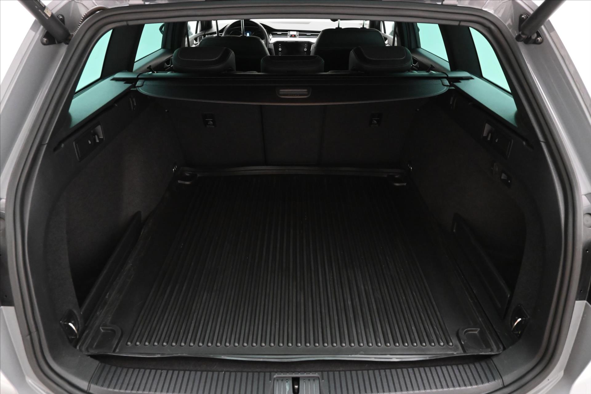 Main photo of the car Volkswagen Passat 2.0 TDI 147kW 4x4 DSG Warranty up to 5 years (11)
