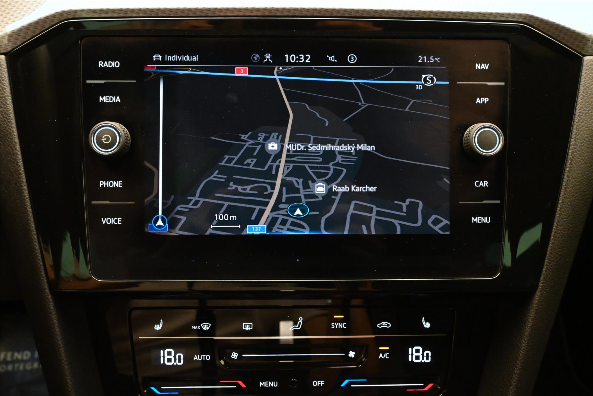 Main photo of the car Volkswagen Passat 2.0 TDI 147kW 4x4 DSG Warranty up to 5 years (21)