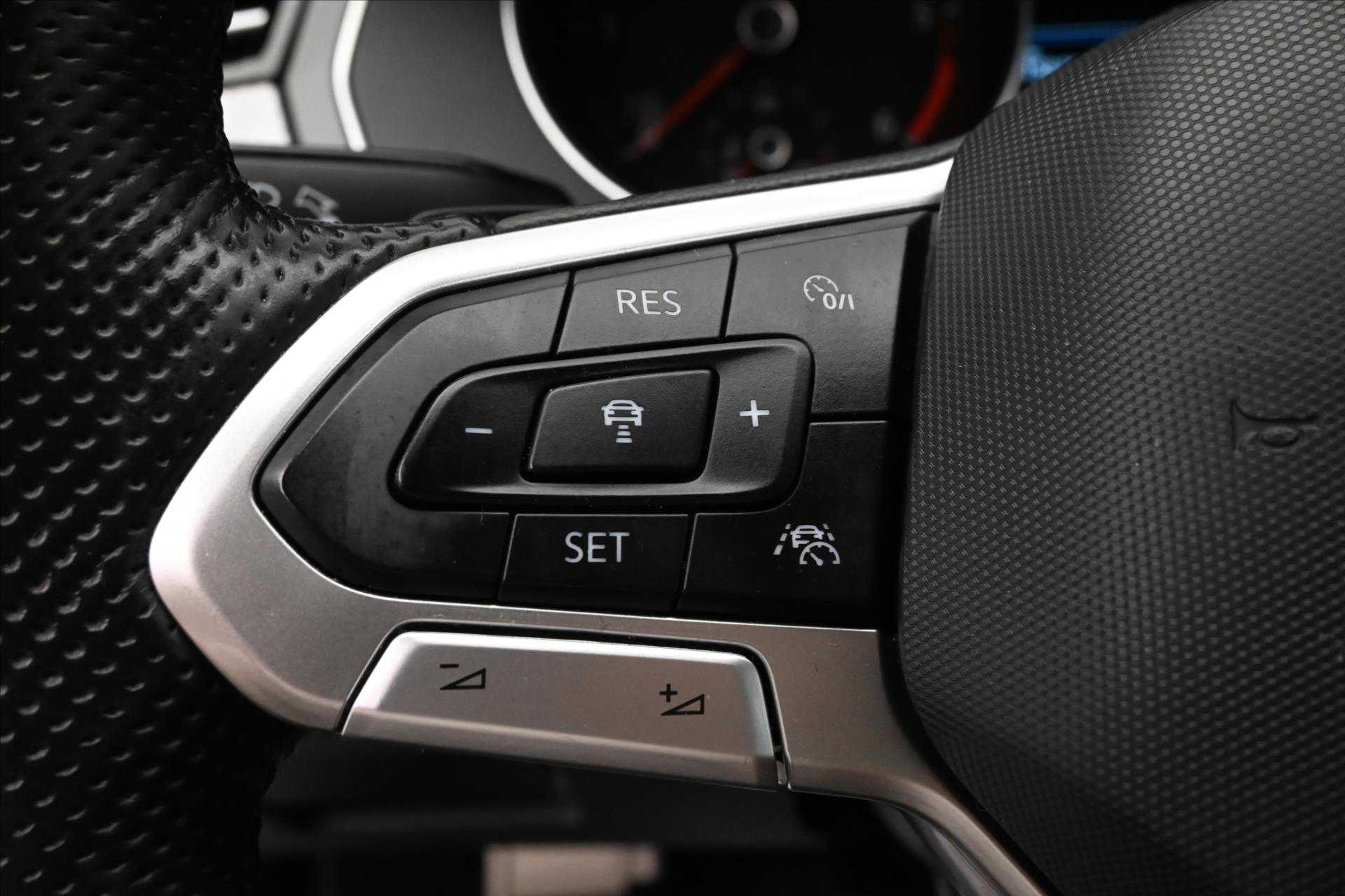 Main photo of the car Volkswagen Passat 2.0 TDI 147kW 4x4 DSG Warranty up to 5 years (25)