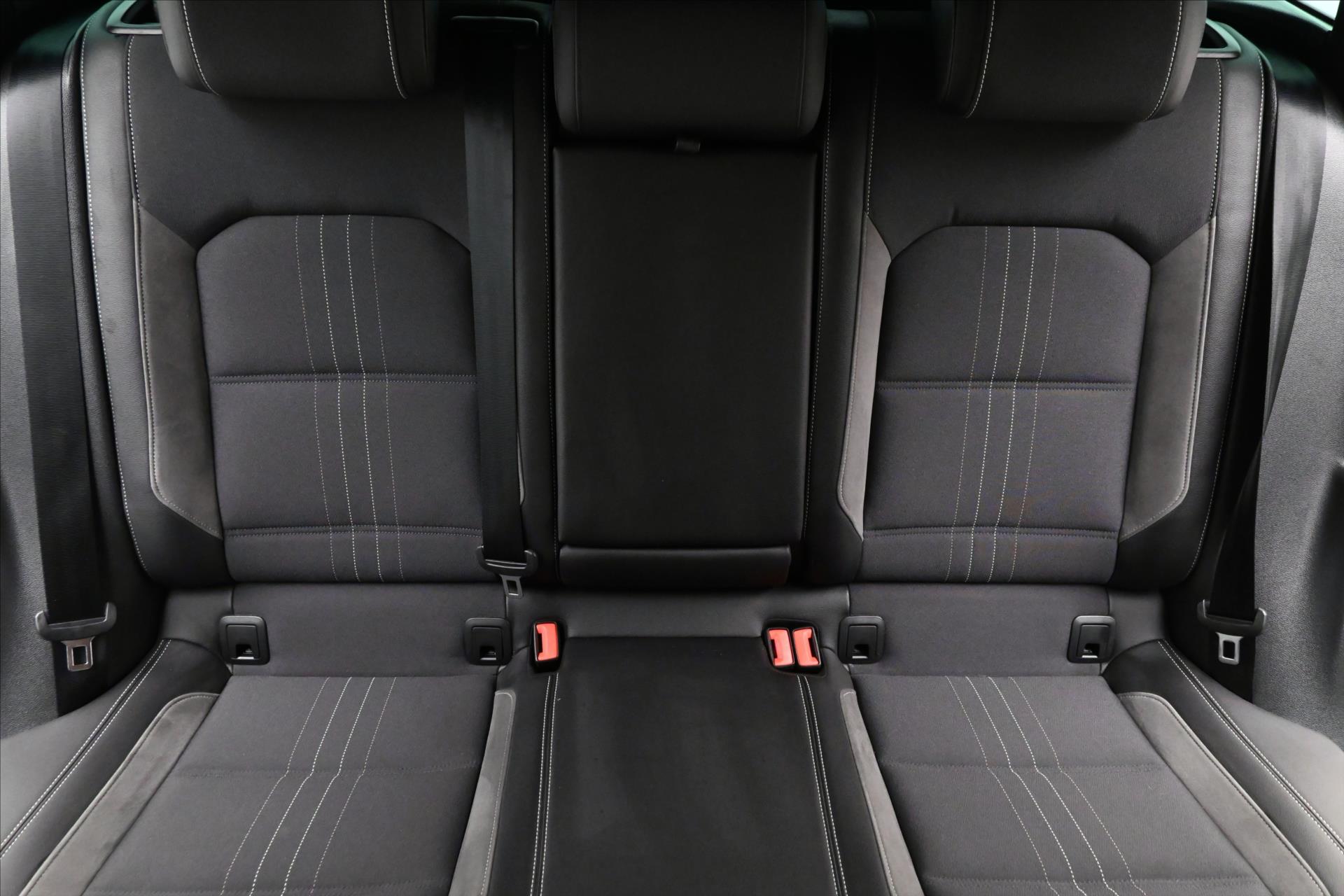 Main photo of the car Volkswagen Passat 2.0 TDI 147kW 4x4 DSG Warranty up to 5 years (30)