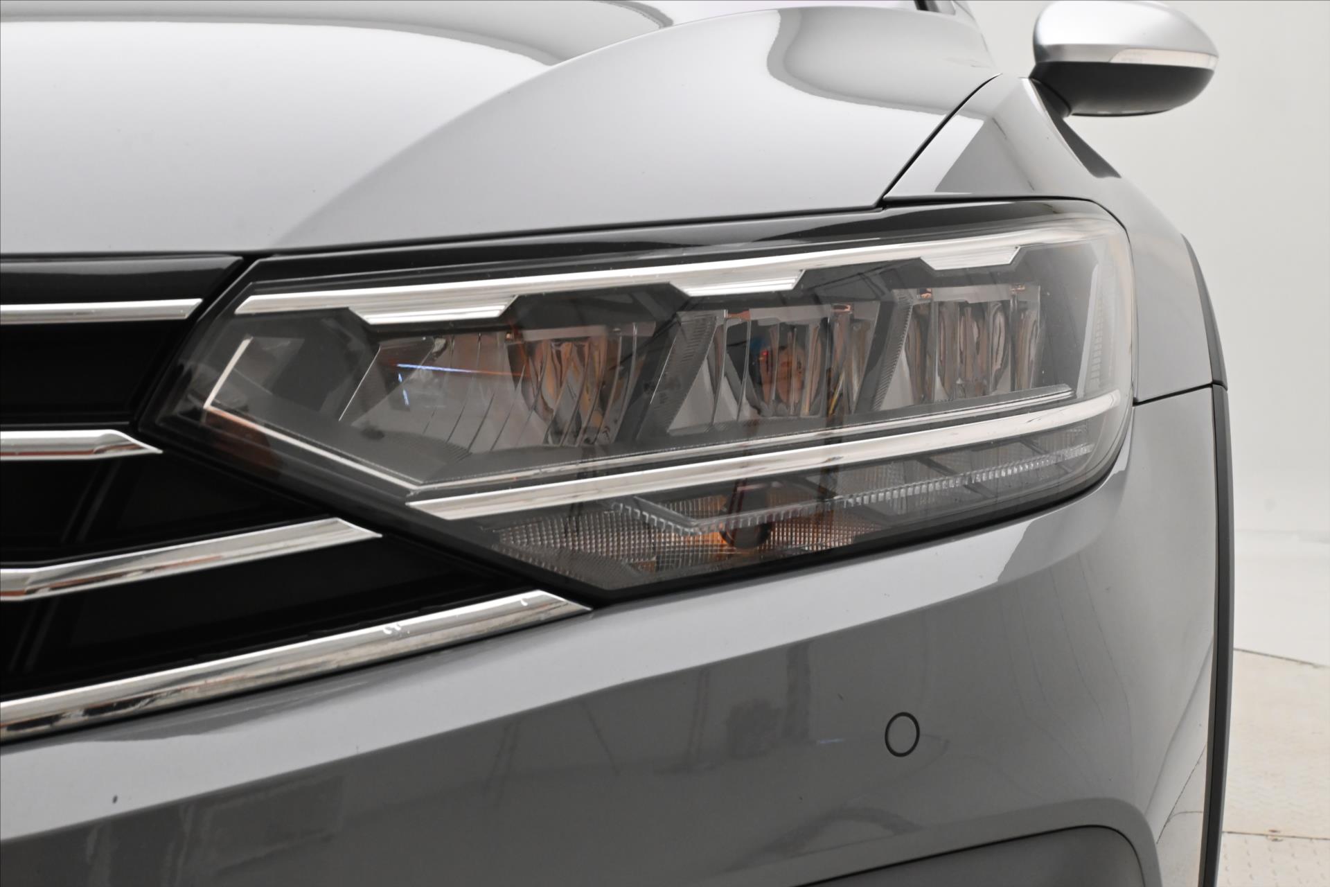 Main photo of the car Volkswagen Passat 2.0 TDI 147kW 4x4 DSG Warranty up to 5 years (32)