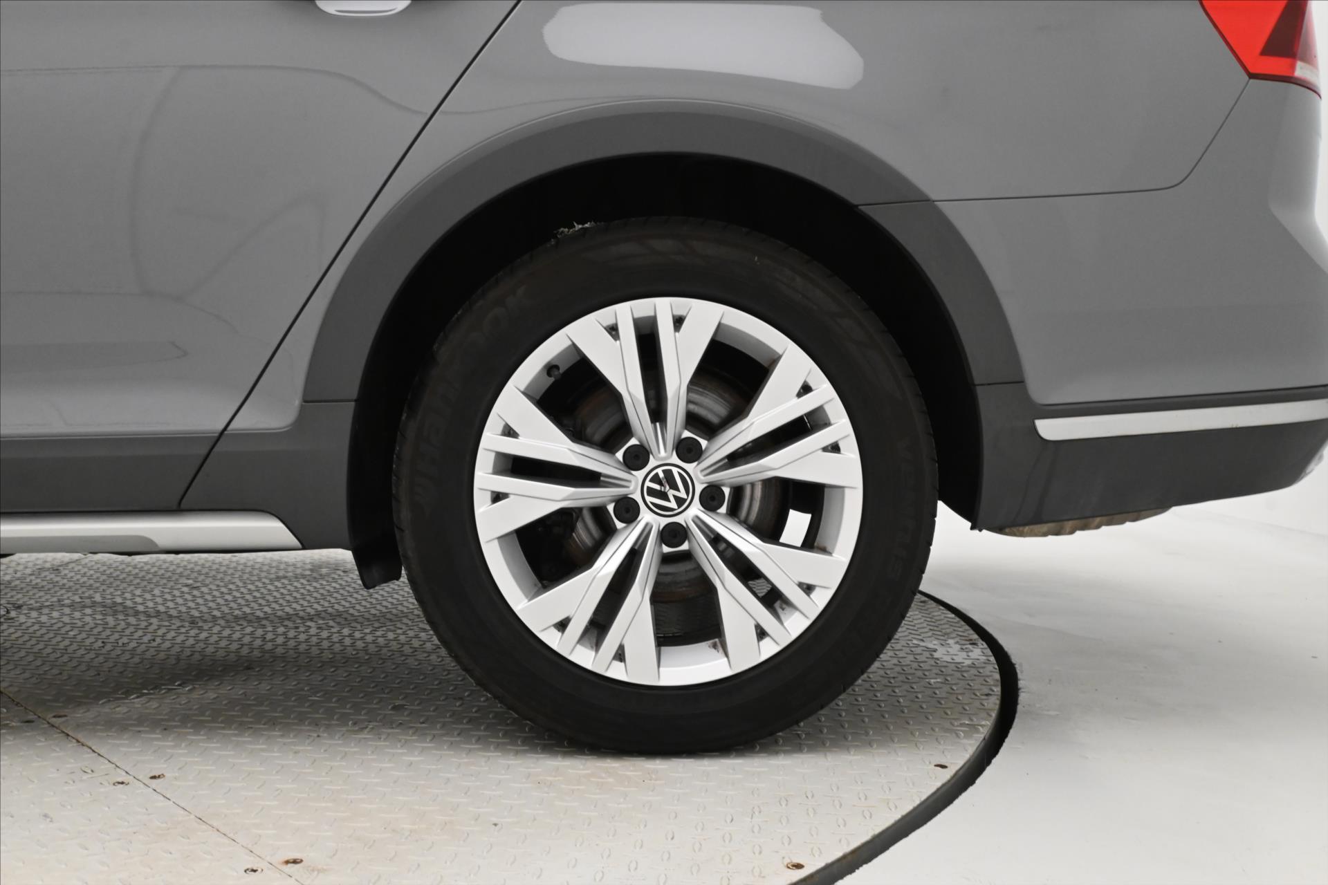 Main photo of the car Volkswagen Passat 2.0 TDI 147kW 4x4 DSG Warranty up to 5 years (34)