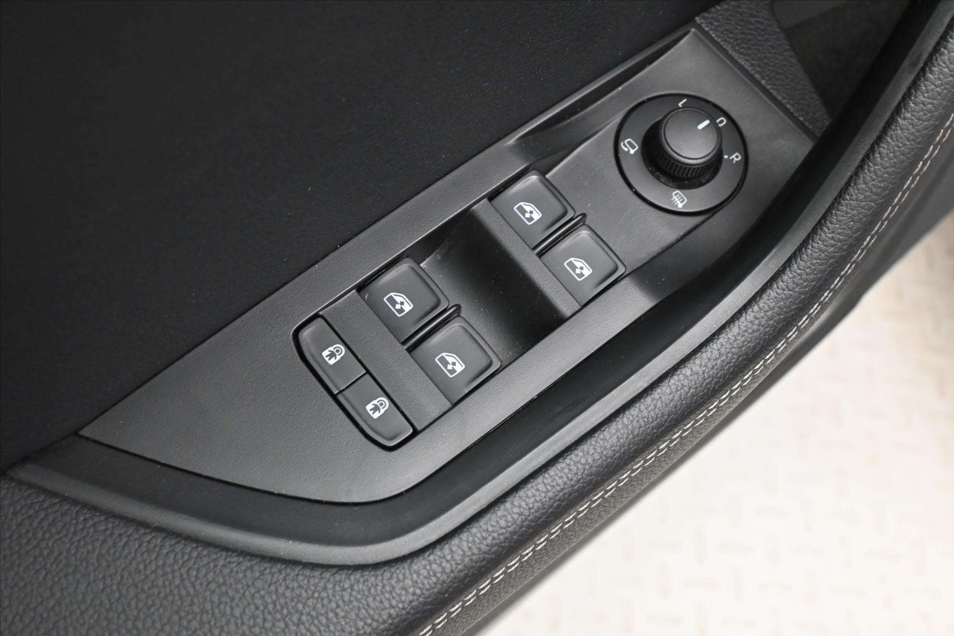 Main photo of the car Skoda Superb 2.0 TDI 110 kW DSG Style Warranty up to 5 years (26)