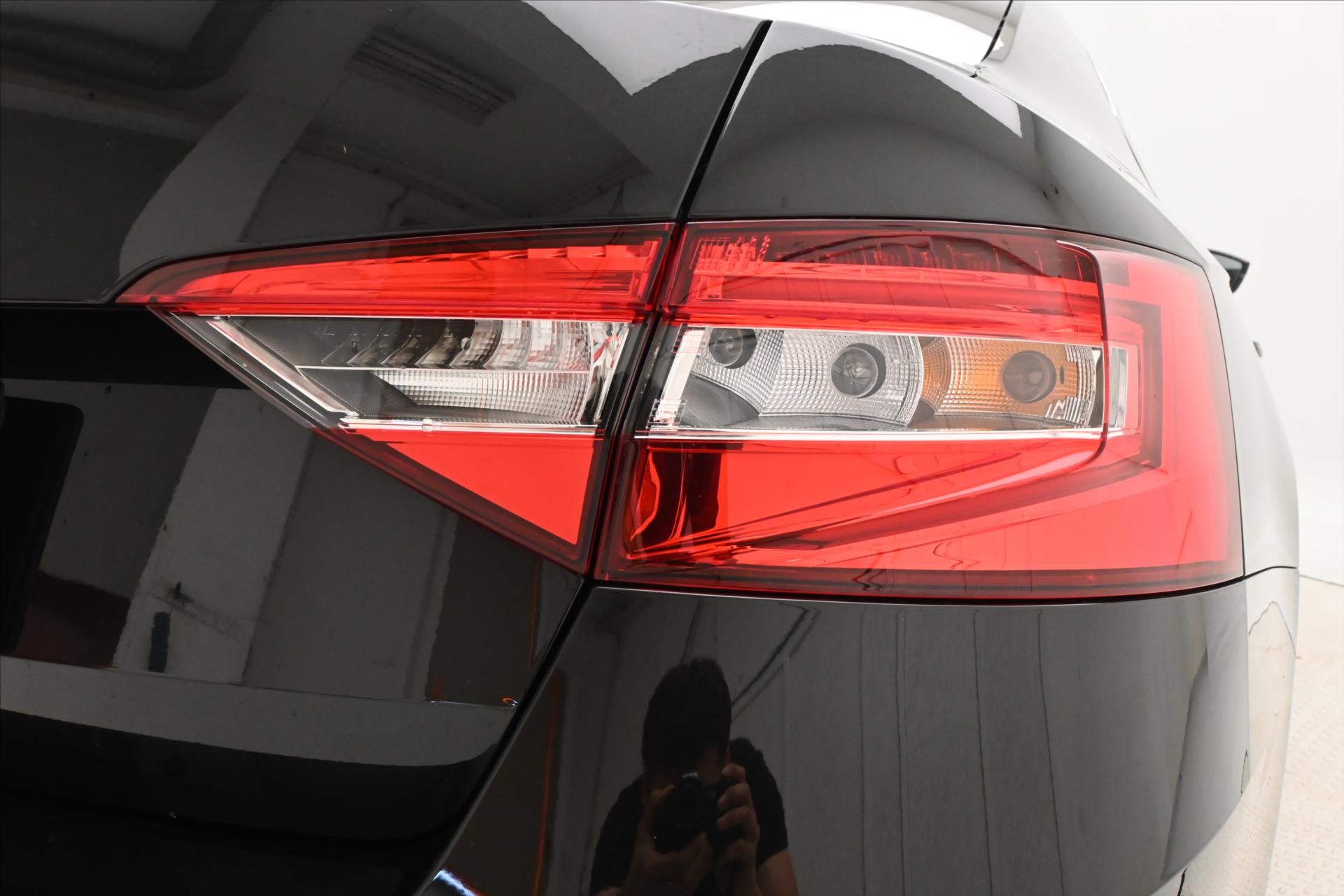 Main photo of the car Skoda Superb 2.0 TDI 110 kW DSG Style Warranty up to 5 years (31)