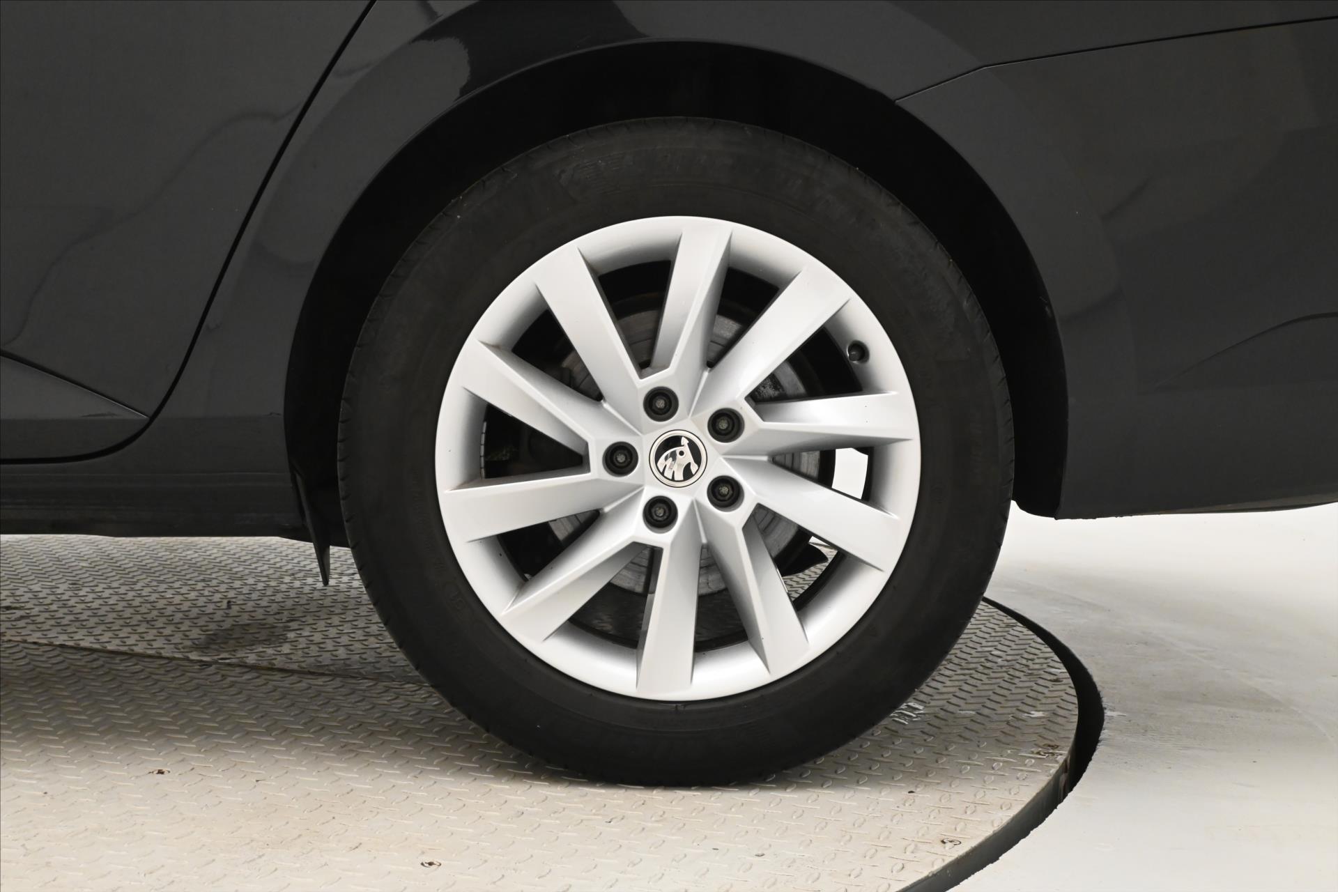 Main photo of the car Skoda Superb 2.0 TDI 110 kW DSG Style Warranty up to 5 years (32)
