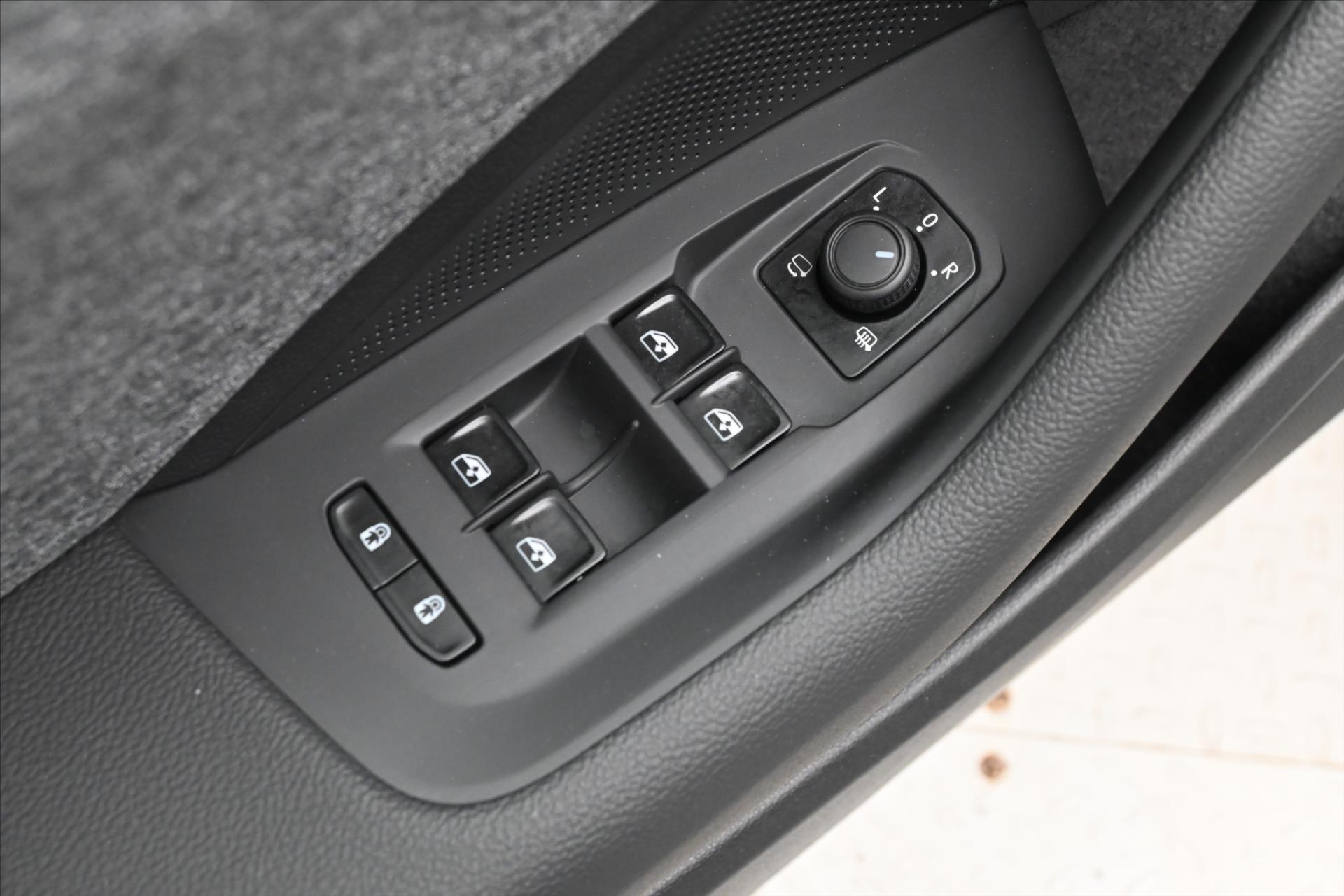 Hlavní fotografie vozu Škoda Superb 1,5 TSI 110kW DSG Selection Záruka až 5 let (26)