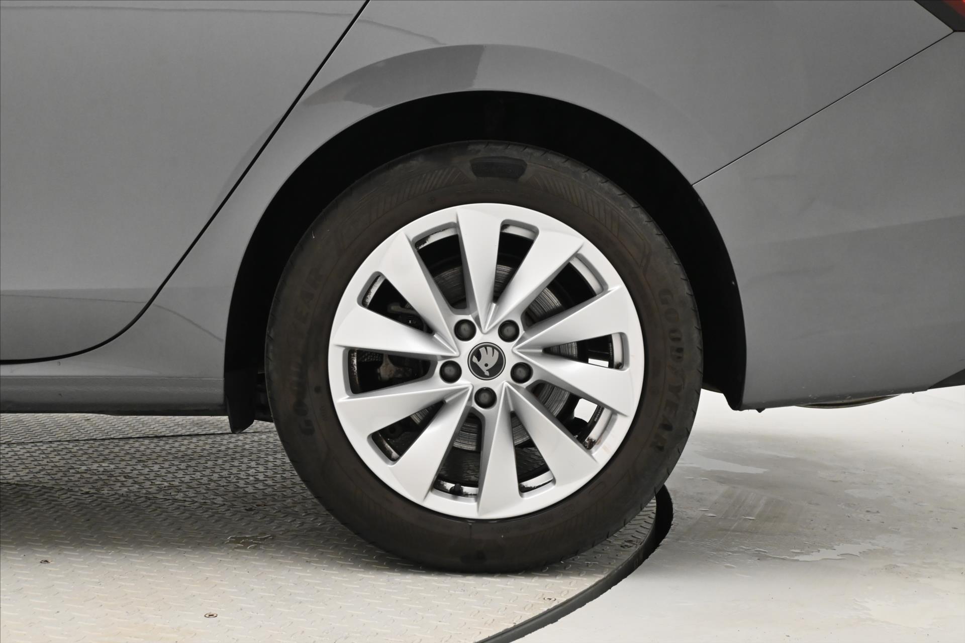 Hlavní fotografie vozu Škoda Superb 1,5 TSI 110kW DSG Selection Záruka až 5 let (33)