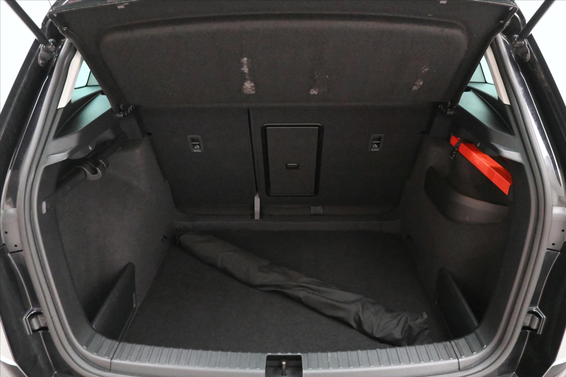 Main photo of the car Skoda Karoq 2.0 TDI 110 kW Ambition camera Warranty up to 5 years (10)