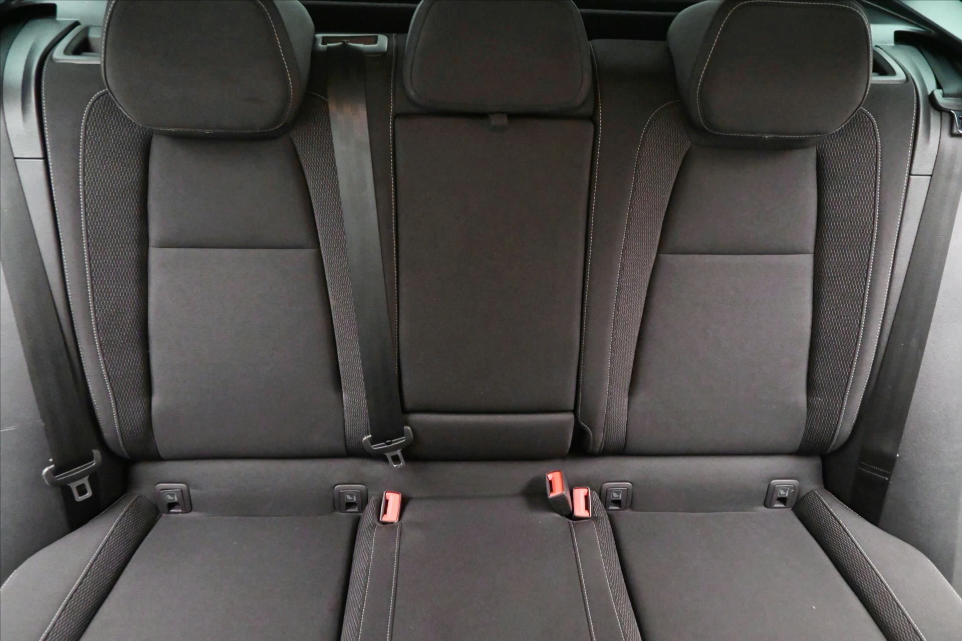 Main photo of the car Skoda Karoq 2.0 TDI 110 kW Ambition camera Warranty up to 5 years (27)